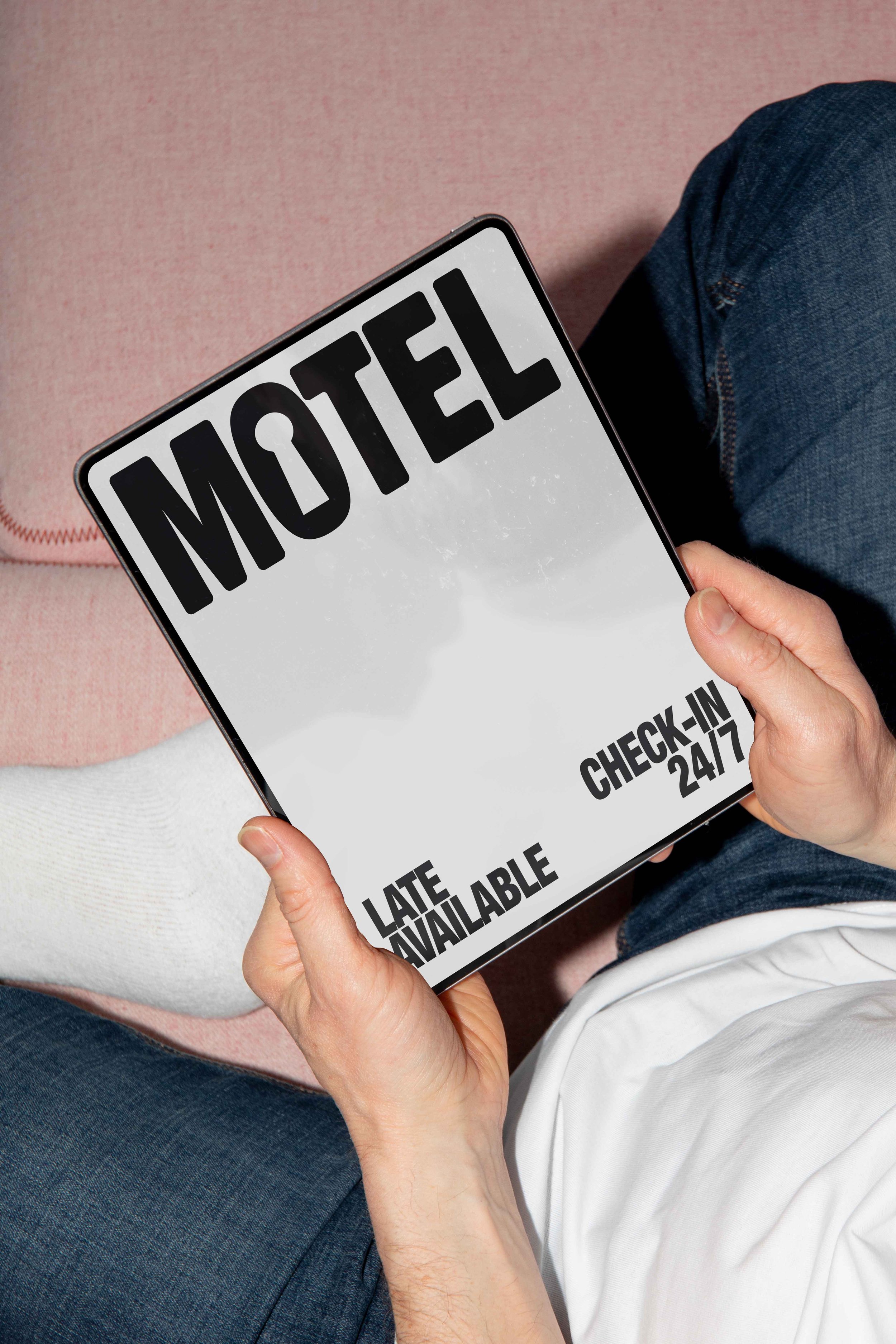 FORMAT_MOTEL_TABLET_01b.jpg