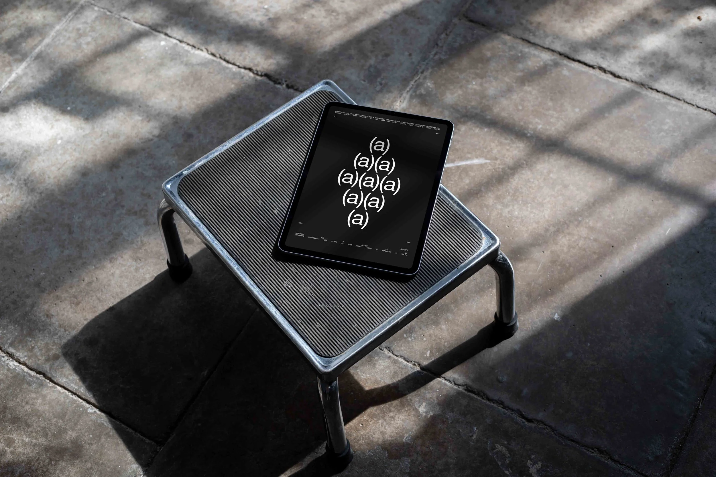 ARKIVAL_B2_IPAD_02.jpg