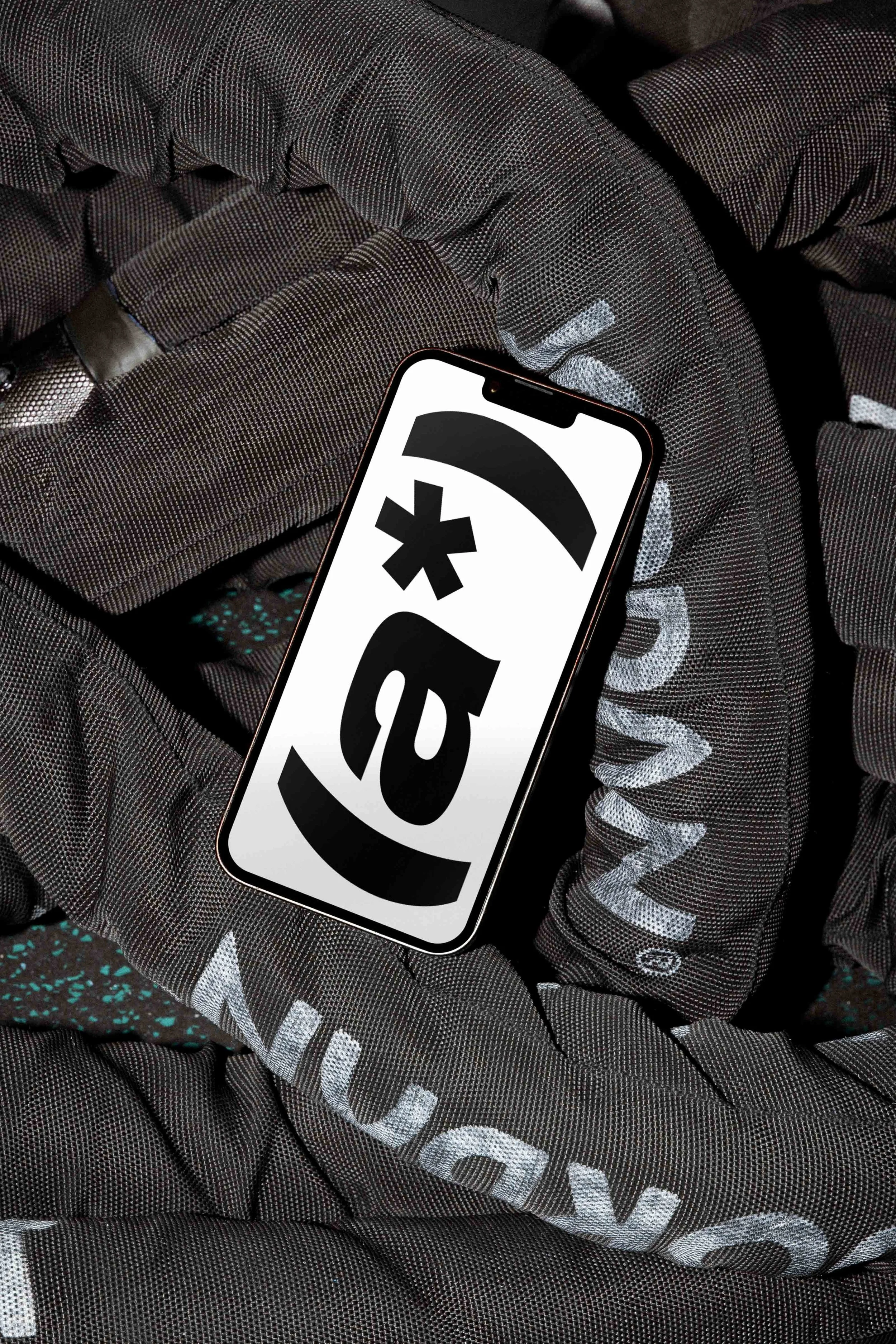 ARKIVAL_ATHLETE_SMARTPHONE_01.jpg