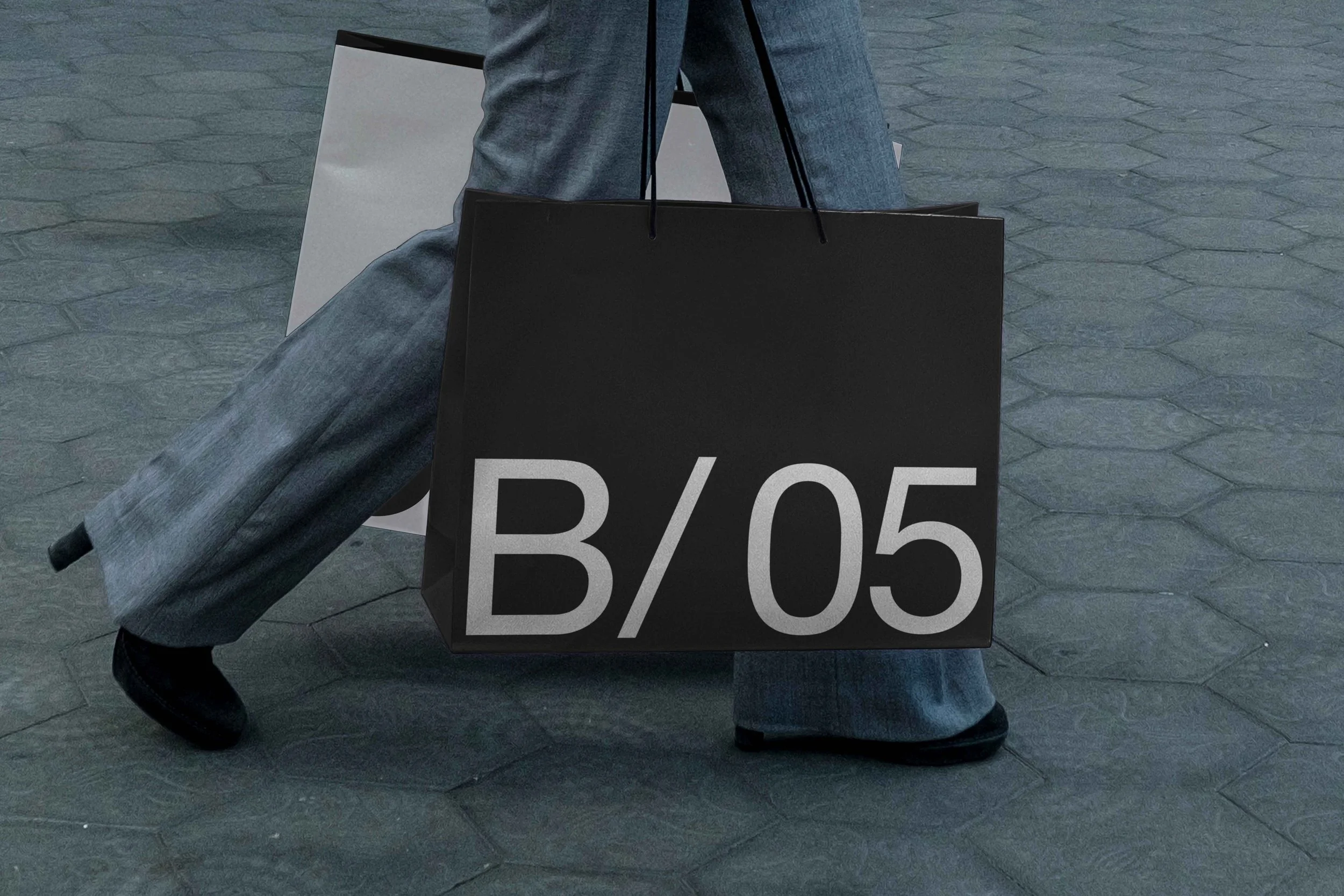 FORMAT_B5_BAG_01_1.jpg