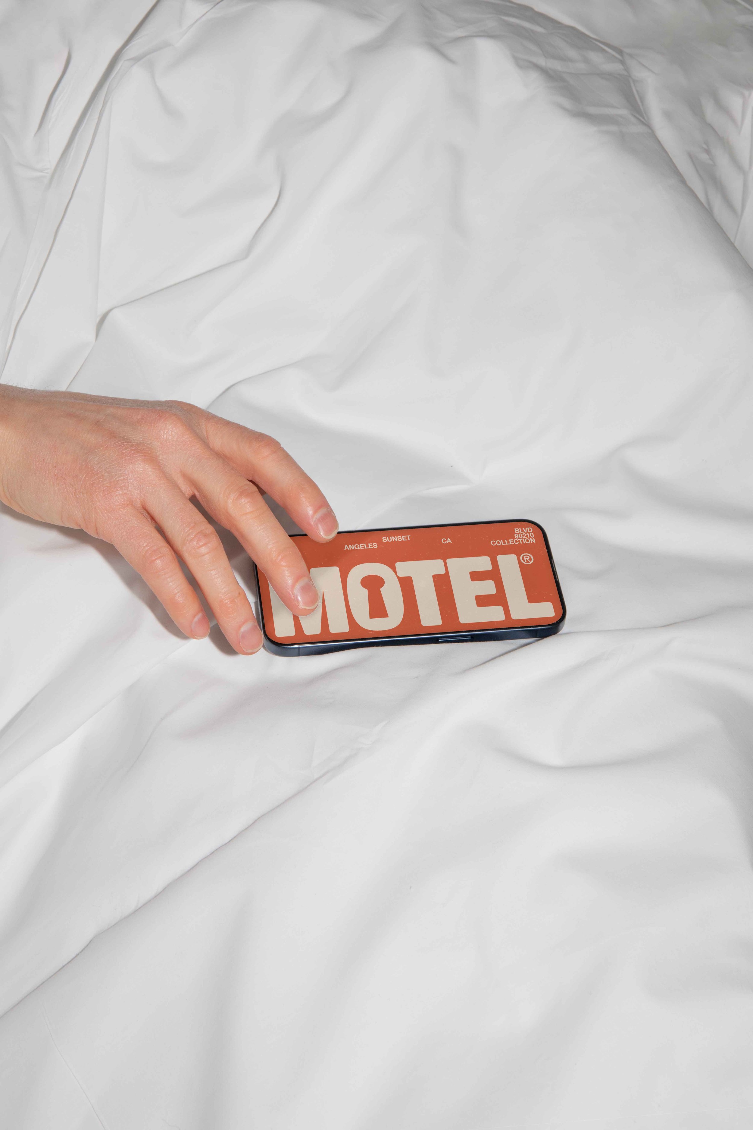 FORMAT_MOTEL_SMARTPHONE_01c.jpg