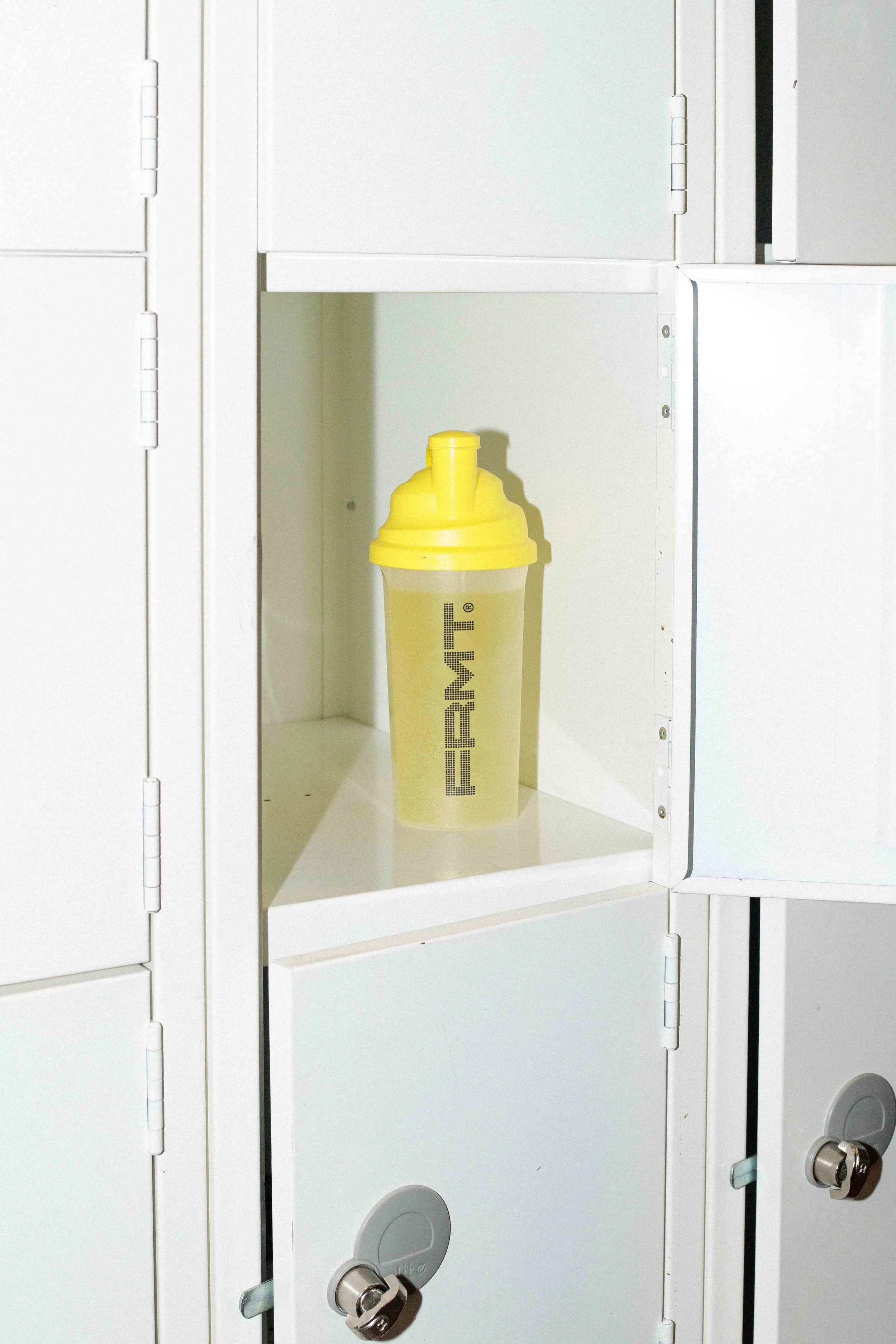 ATHLETE PROTEIN SHAKER 03