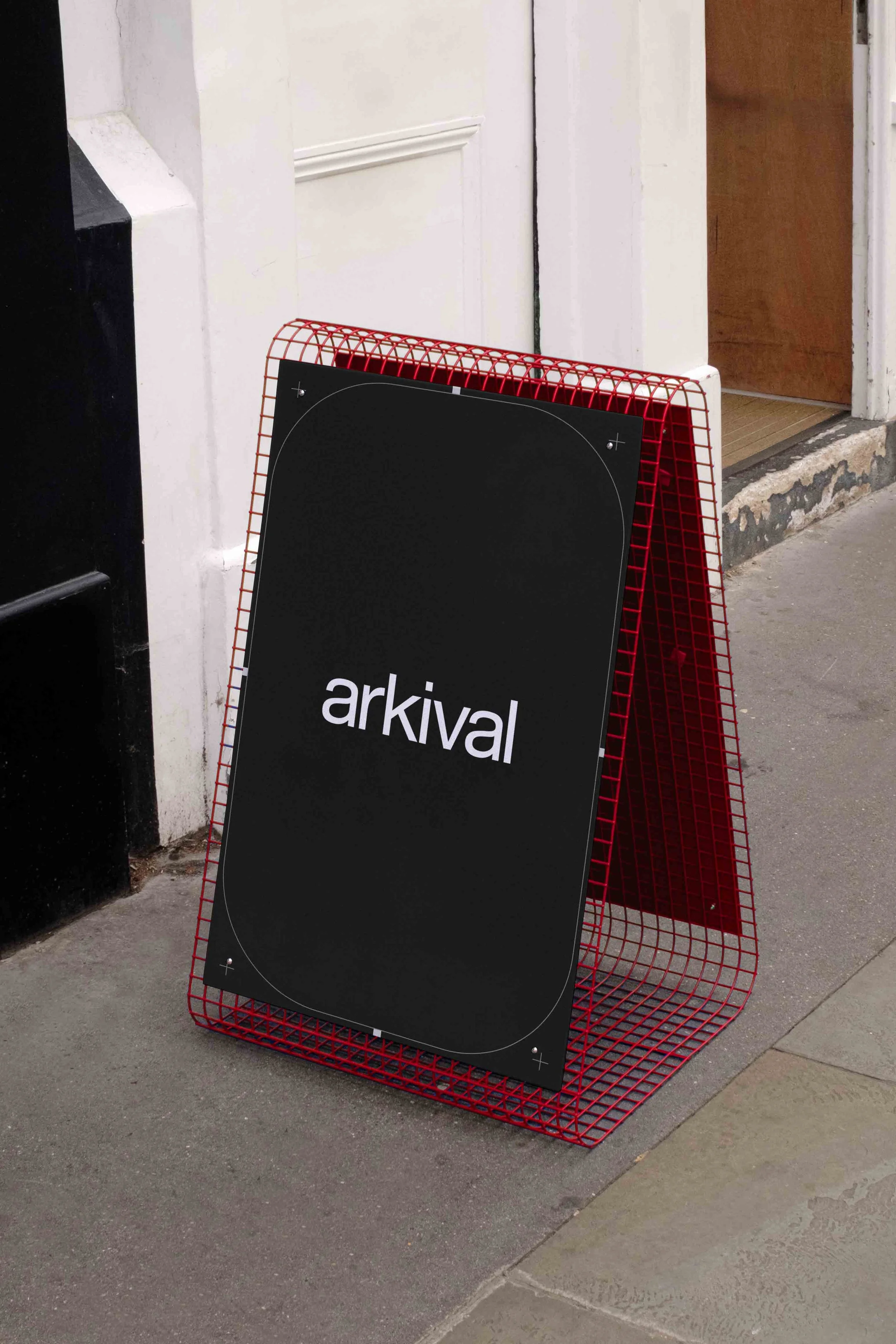 ARKIVAL_B5_ABOARD_01.jpg