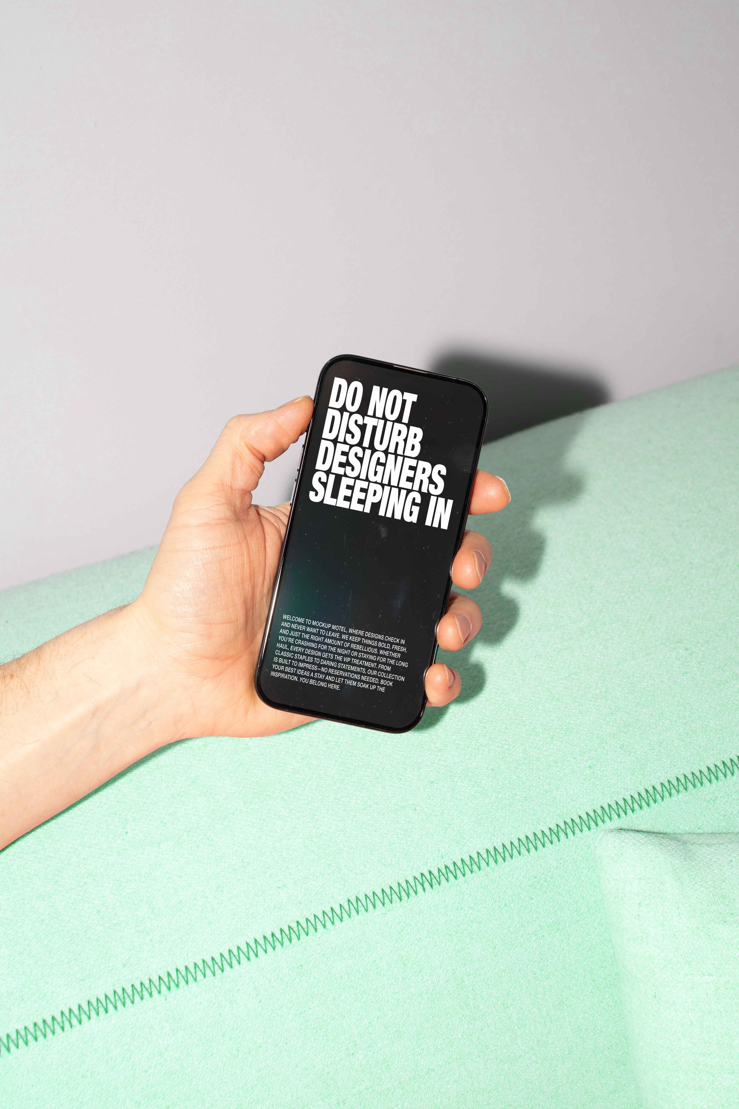 FORMAT_MOTEL_SMARTPHONE_02c.jpg