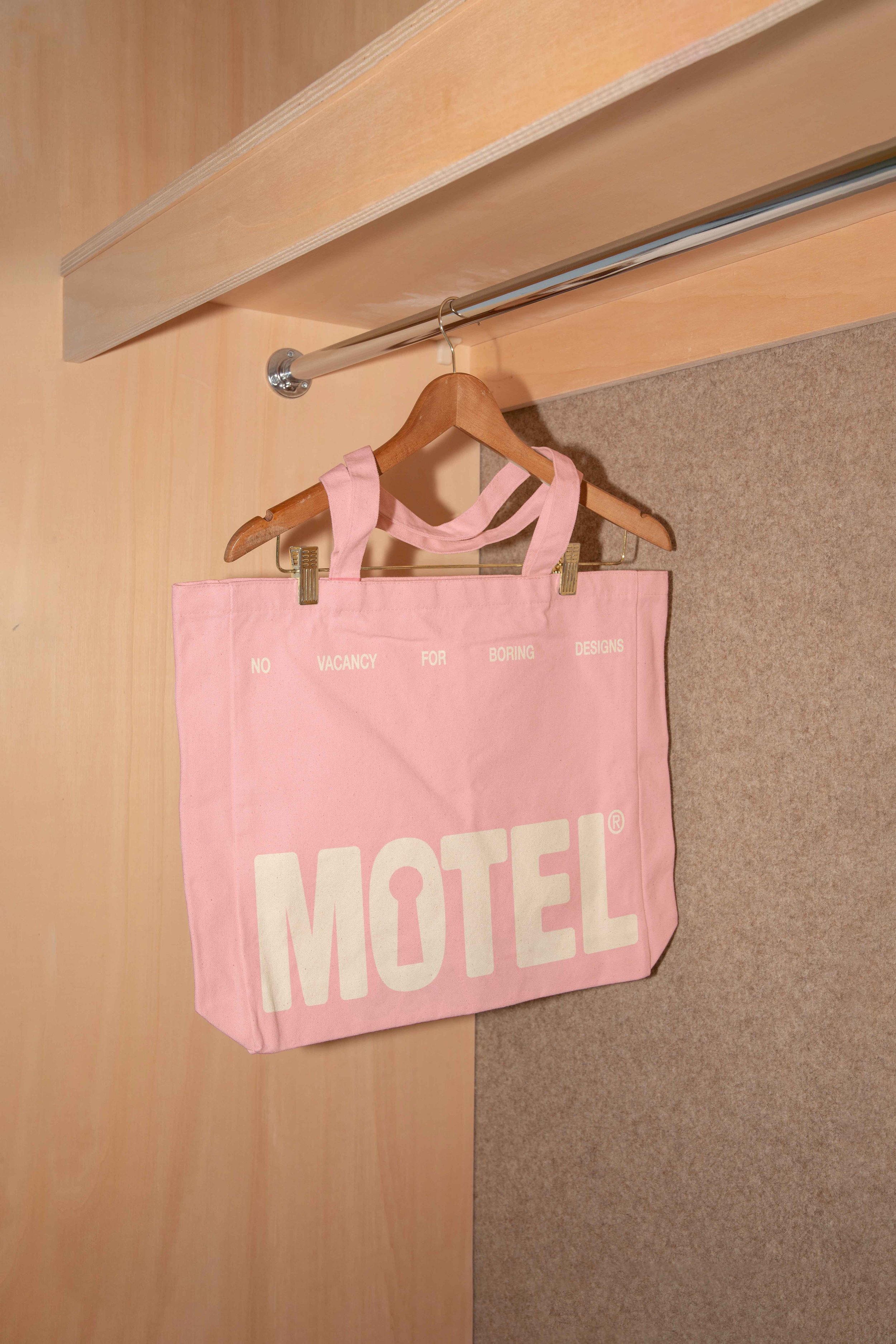 FORMAT_MOTEL_TOTEBAG_02e.jpg