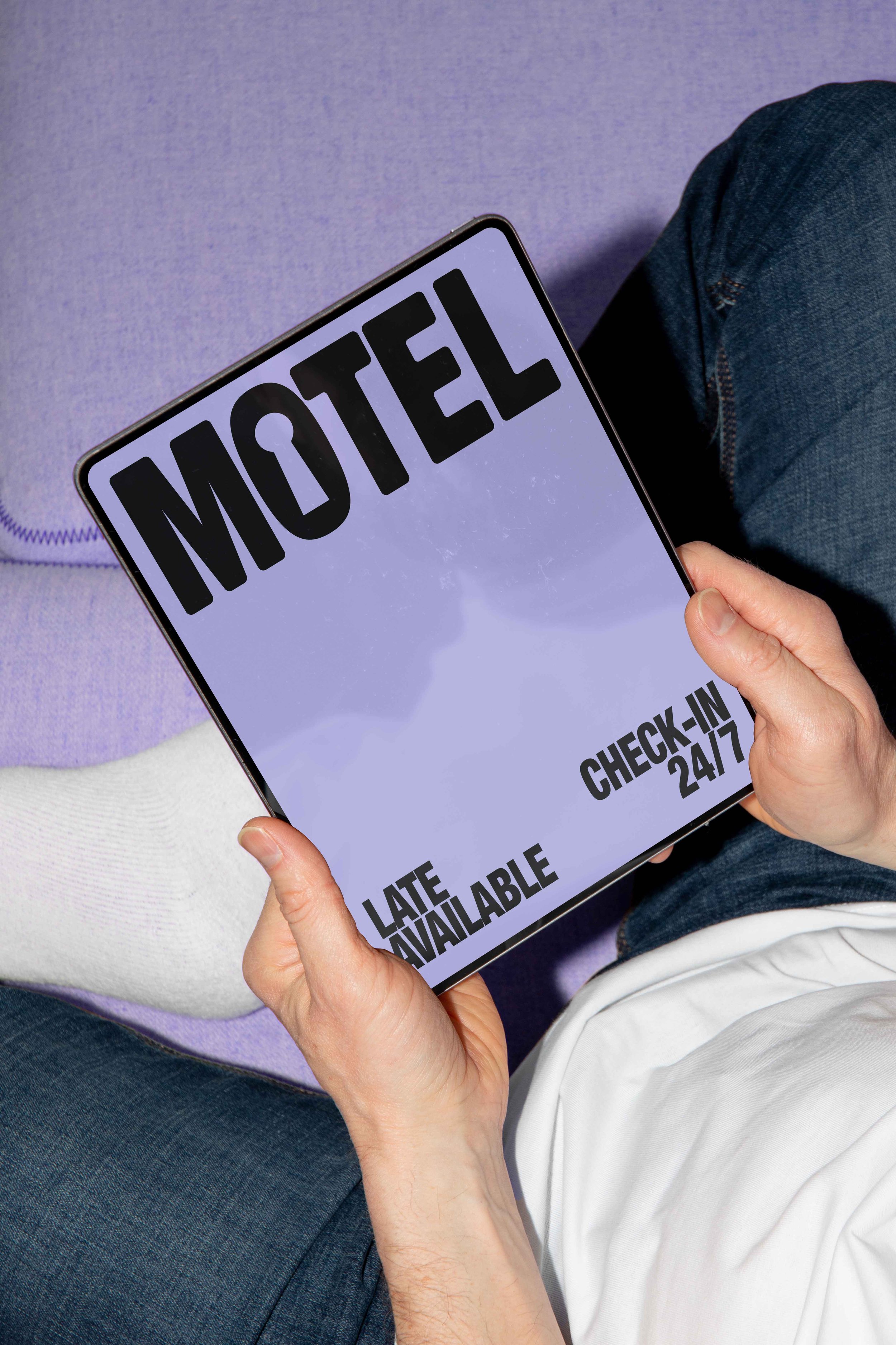 FORMAT_MOTEL_TABLET_01c.jpg