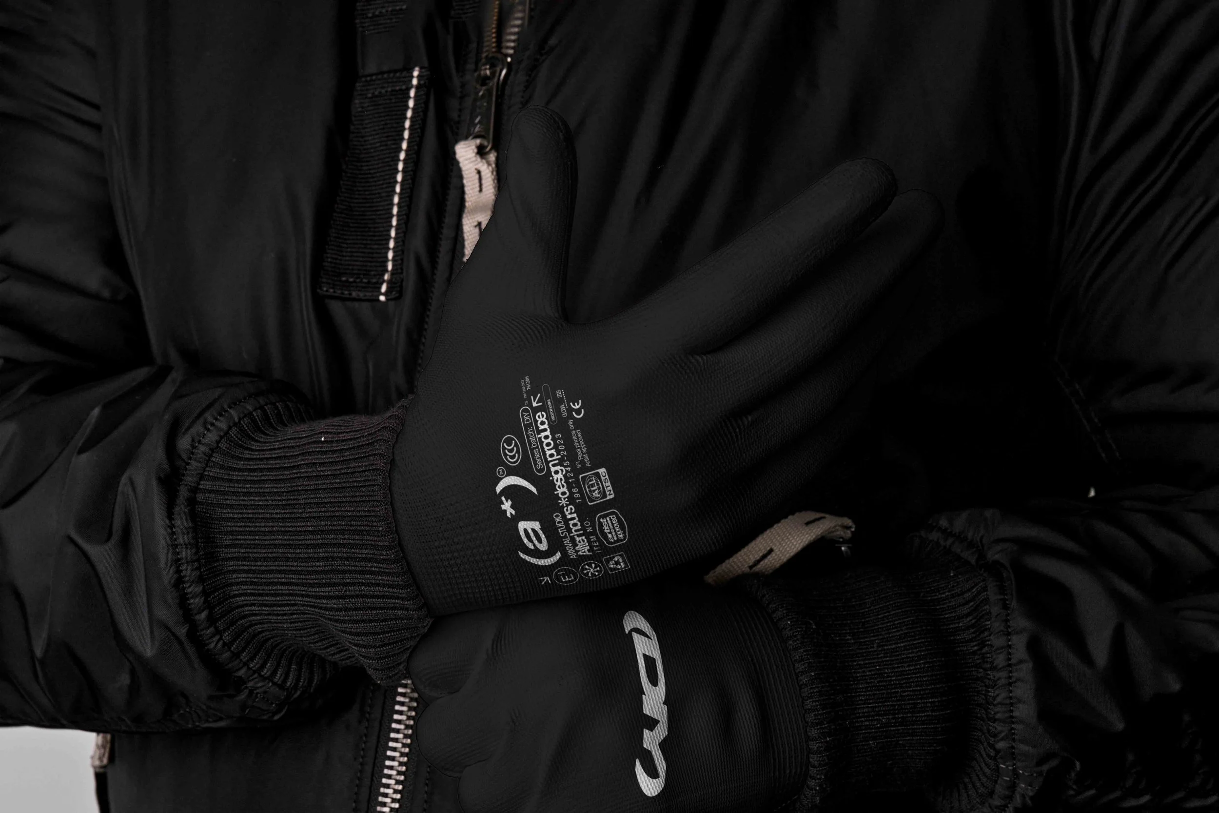 ARKIVAL_DIY_GLOVES_01.jpg