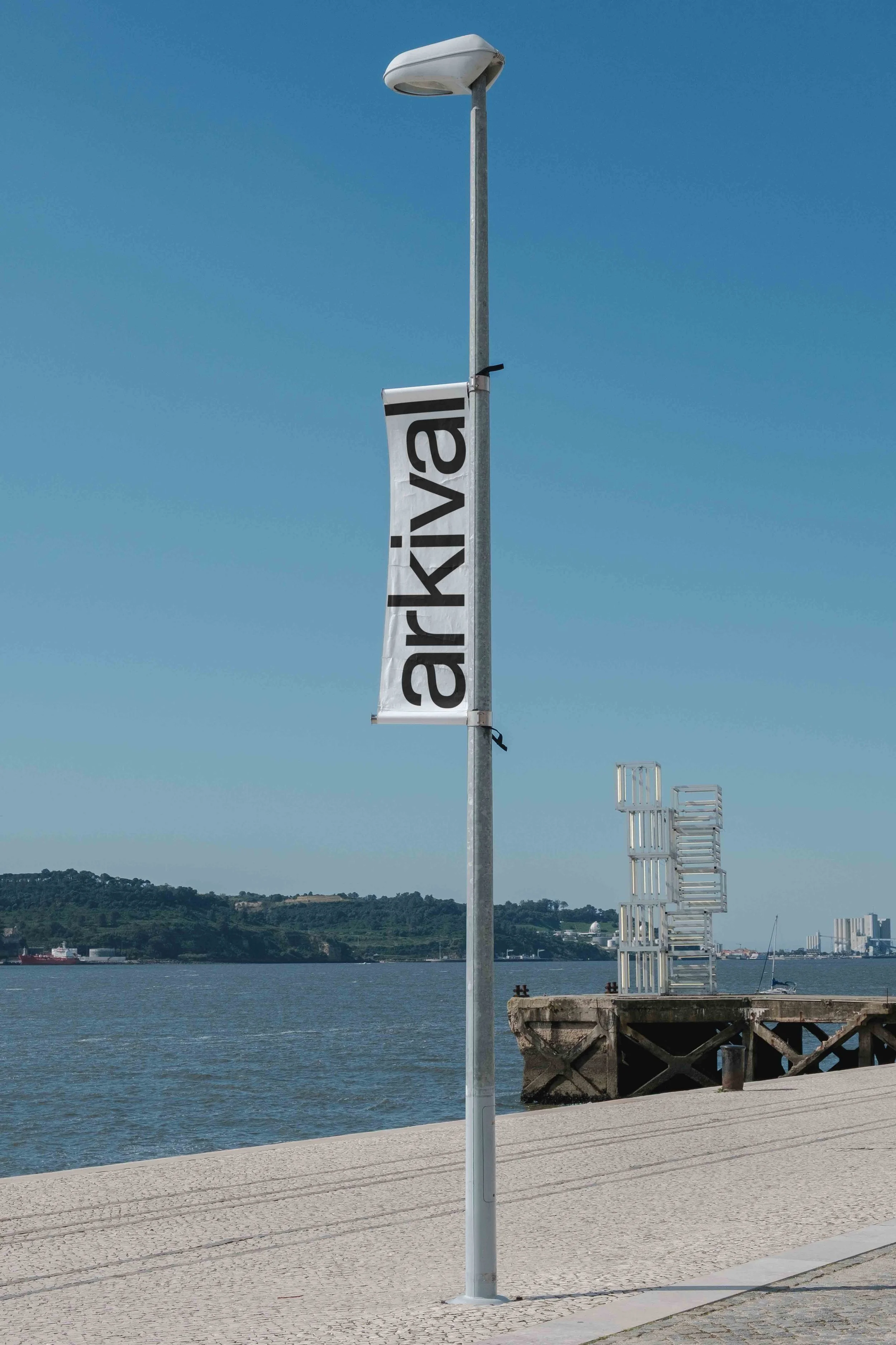 ARKIVAL_B5_FLAG_03.jpg