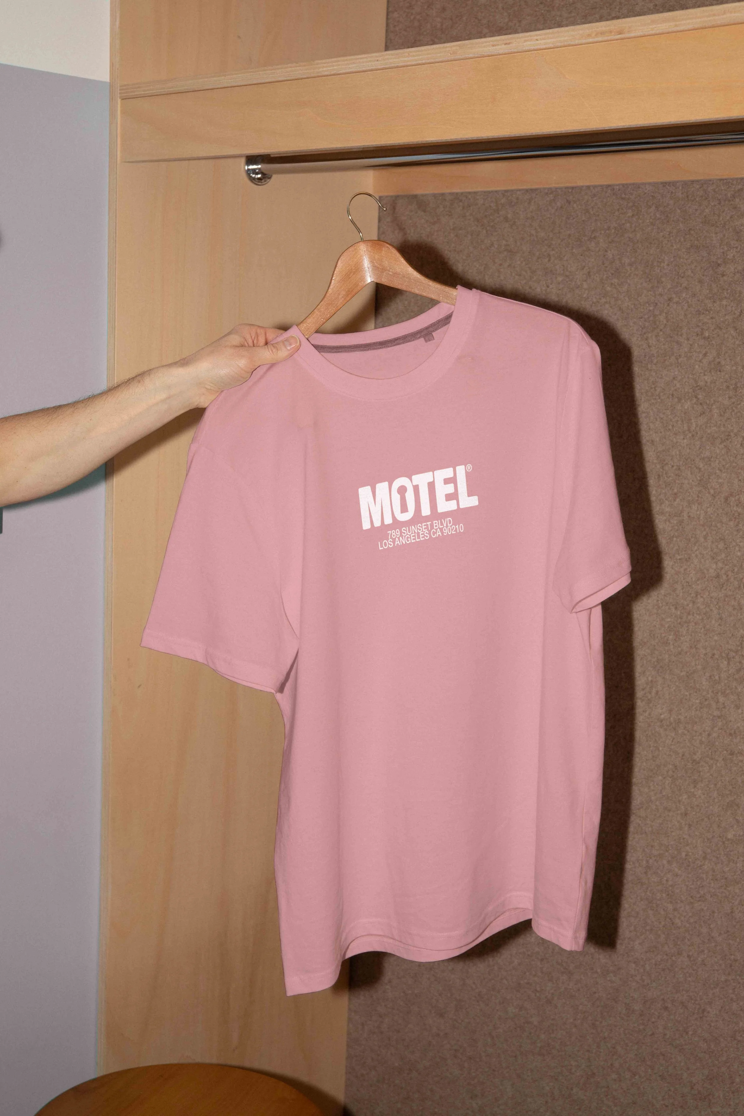 ARKIVAL_MOTEL_TSHIRT_01_1.jpg