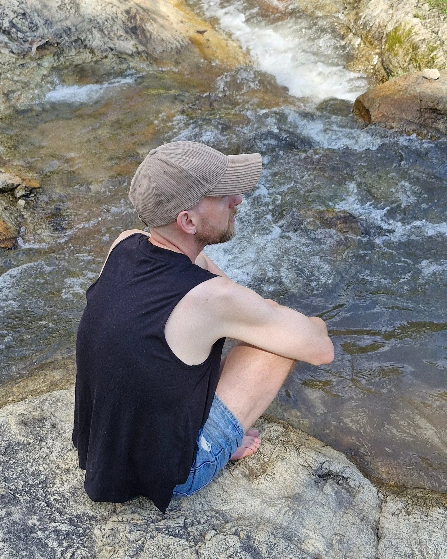 A lovely trip to Huay Keaw Waterfall today. We may have got a little lost on our hike, but we found our way back 🌟