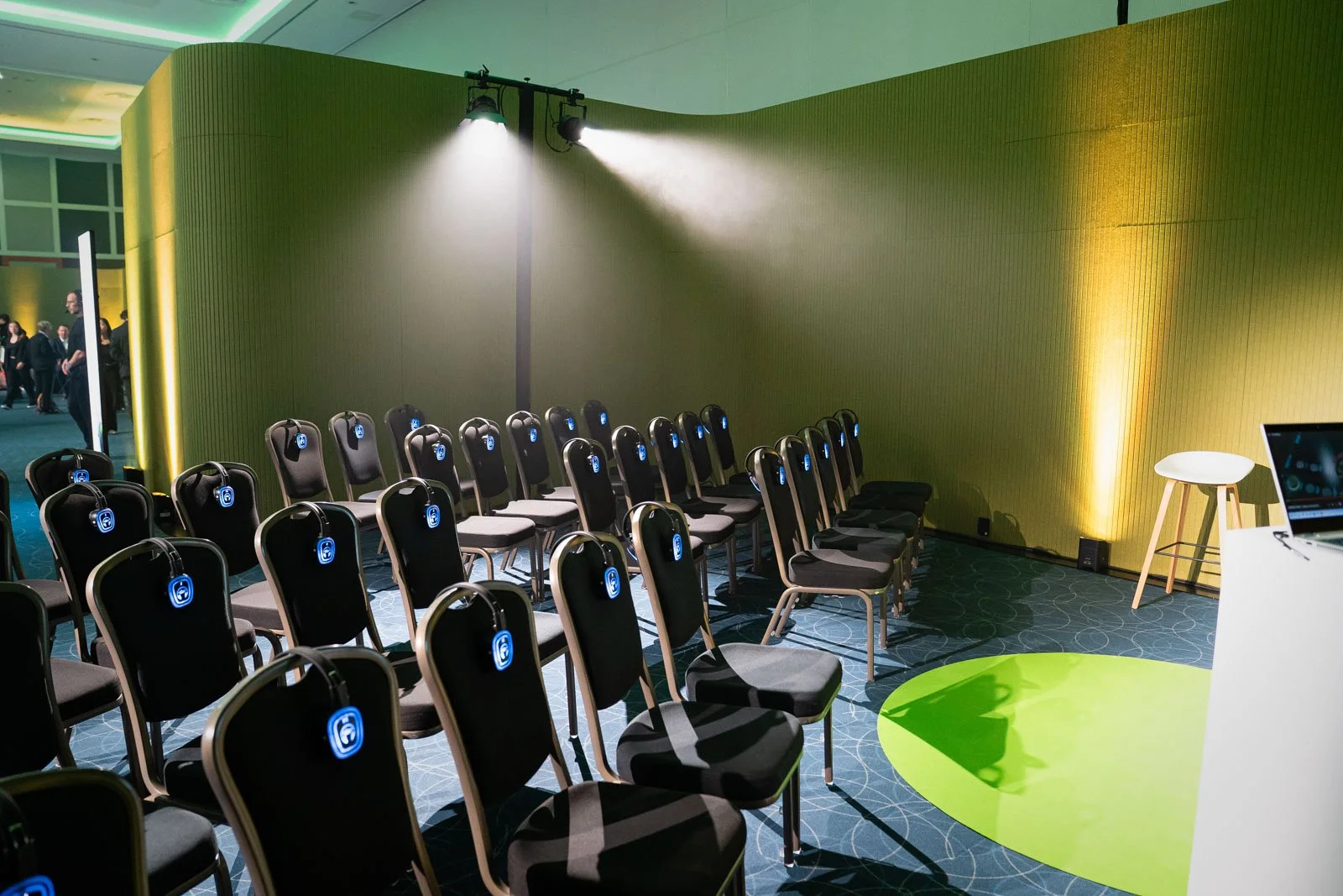 corporate-event-photographer-canary-wharf-13.jpg