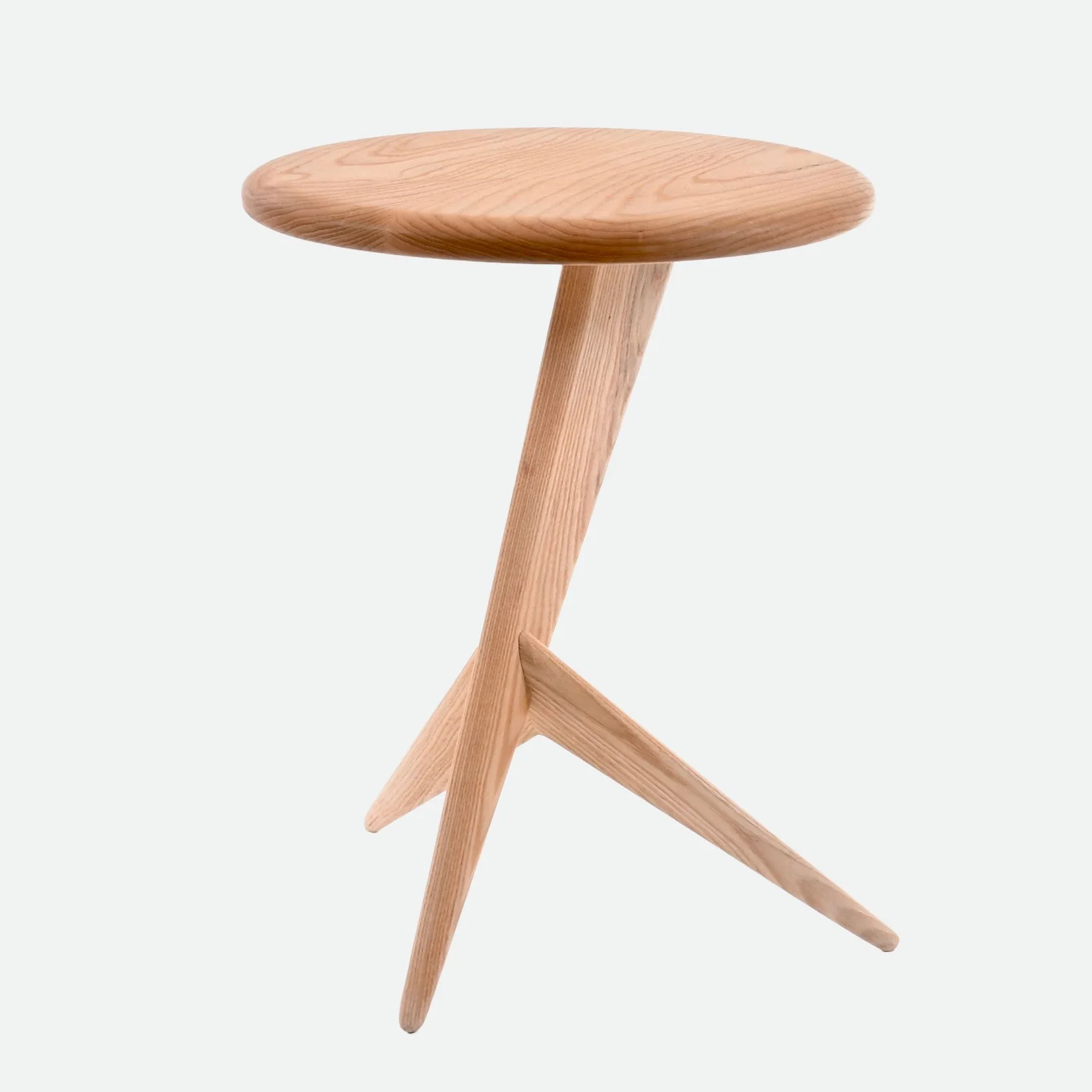 Fin side table – Maple