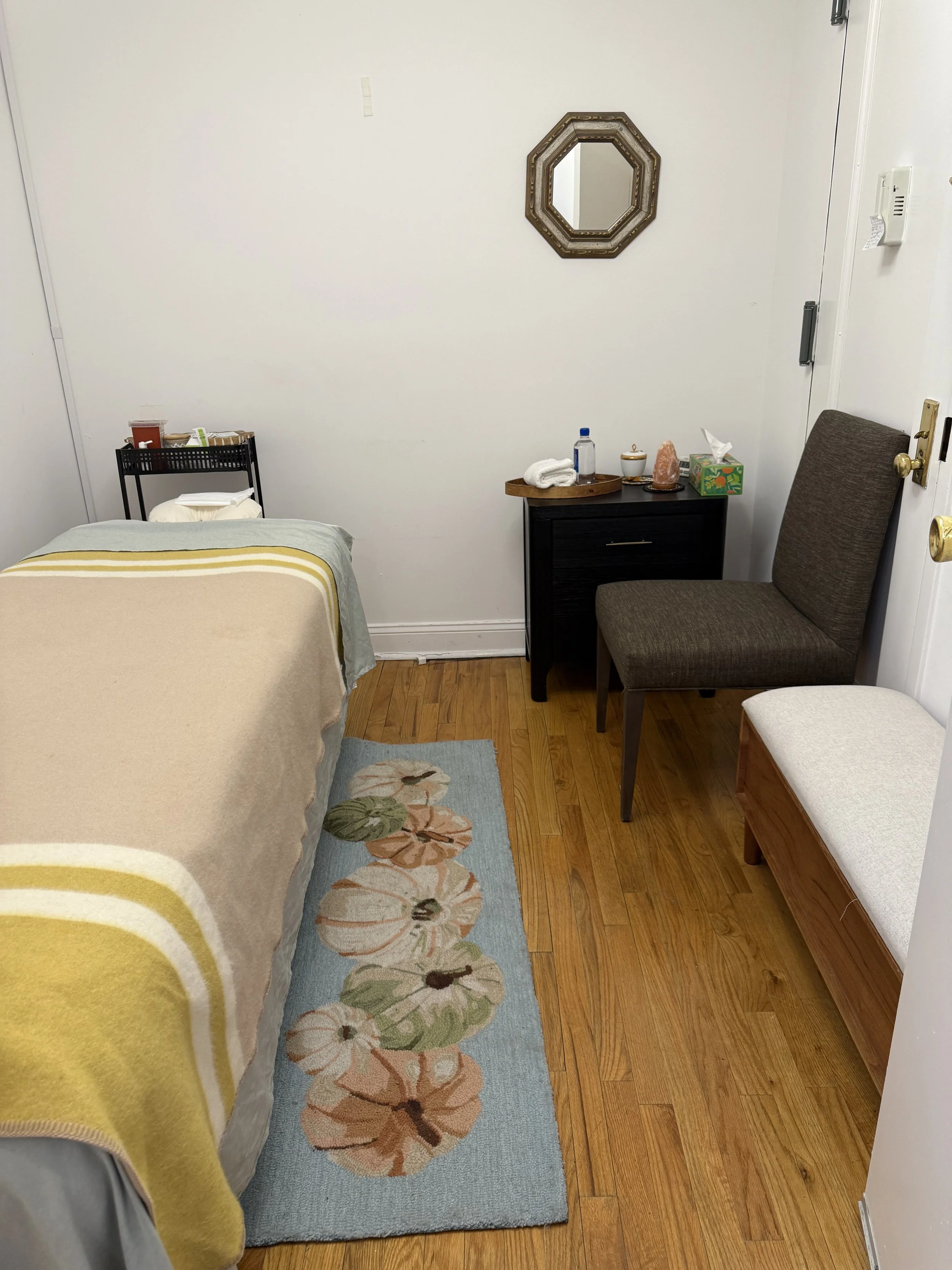 Clean and relaxing acupuncture treatment room at Acupuncture Tao