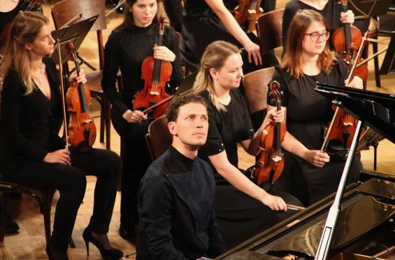 Reinis Zariņš &amp; Sinfonietta Riga