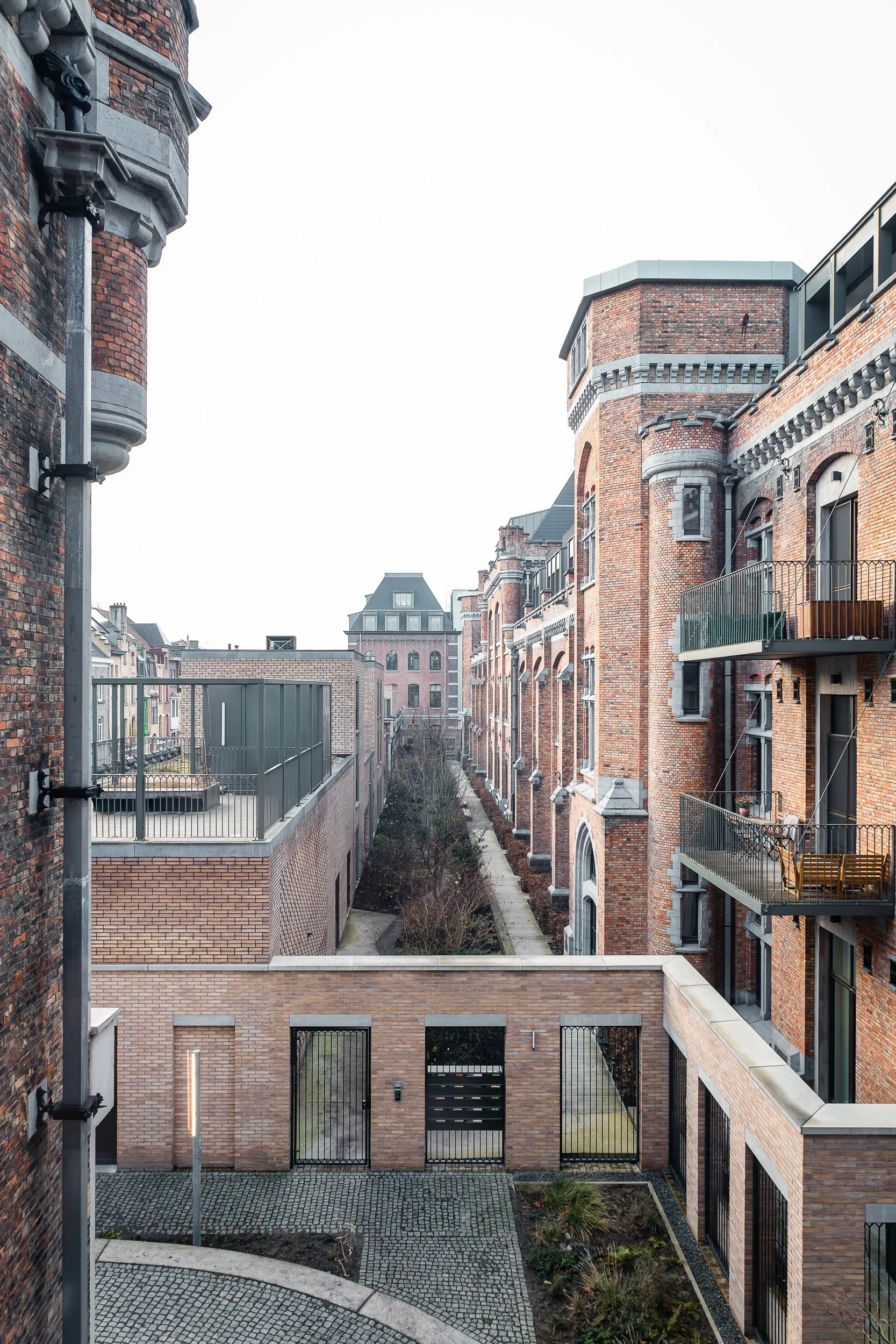 Leopoldskazerne - De Noyette-Geerling / 1906. Sergison-Bates, B2Ai, Spectra, Delva / 2025.