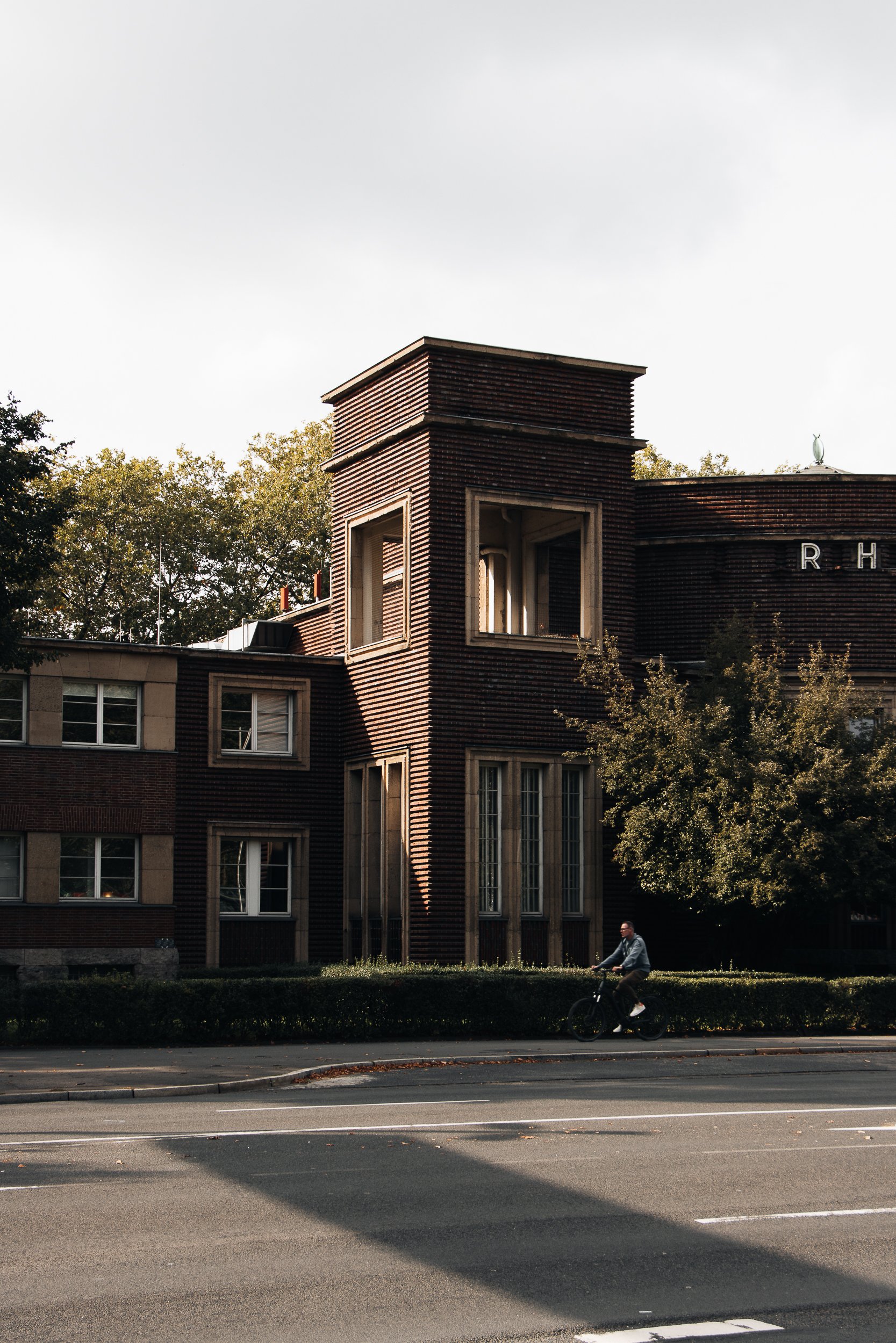 'Zimmerplus'. Rheinterrasse, Wilhelm Kreiss, 1926. Düsseldorf, 2023.