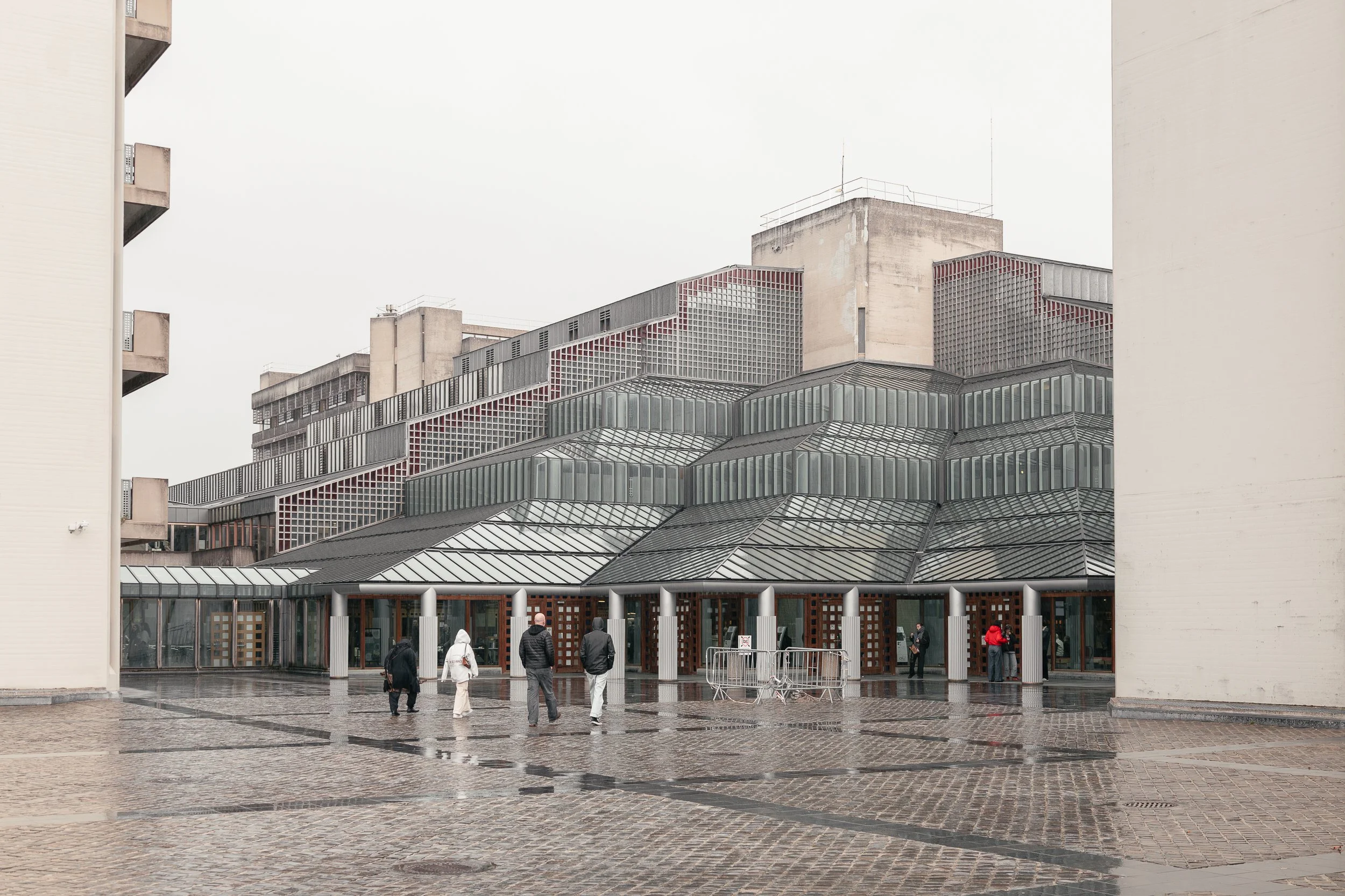 C. Vandenhove - Centre hospitalier universitaire / 1987.