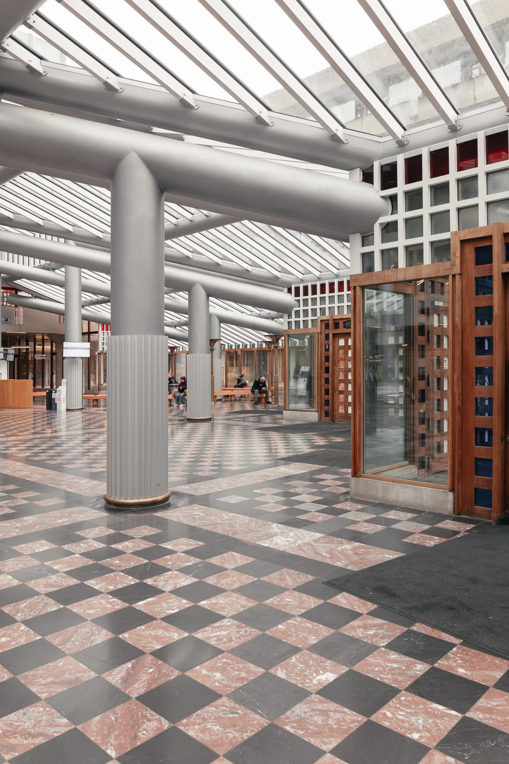 C. Vandenhove - Centre hospitalier universitaire / 1987.