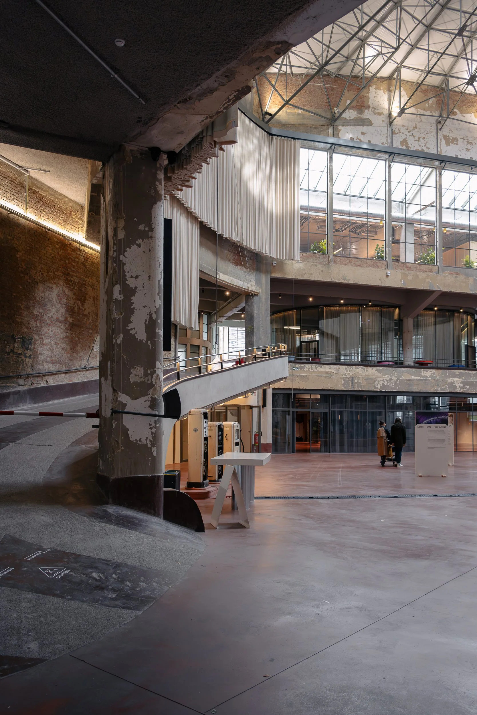 Garage Mahy / 1923, 1947. Sum+Sum, Baro, Oyo, aNNo, Kempe-Thill / 2023.