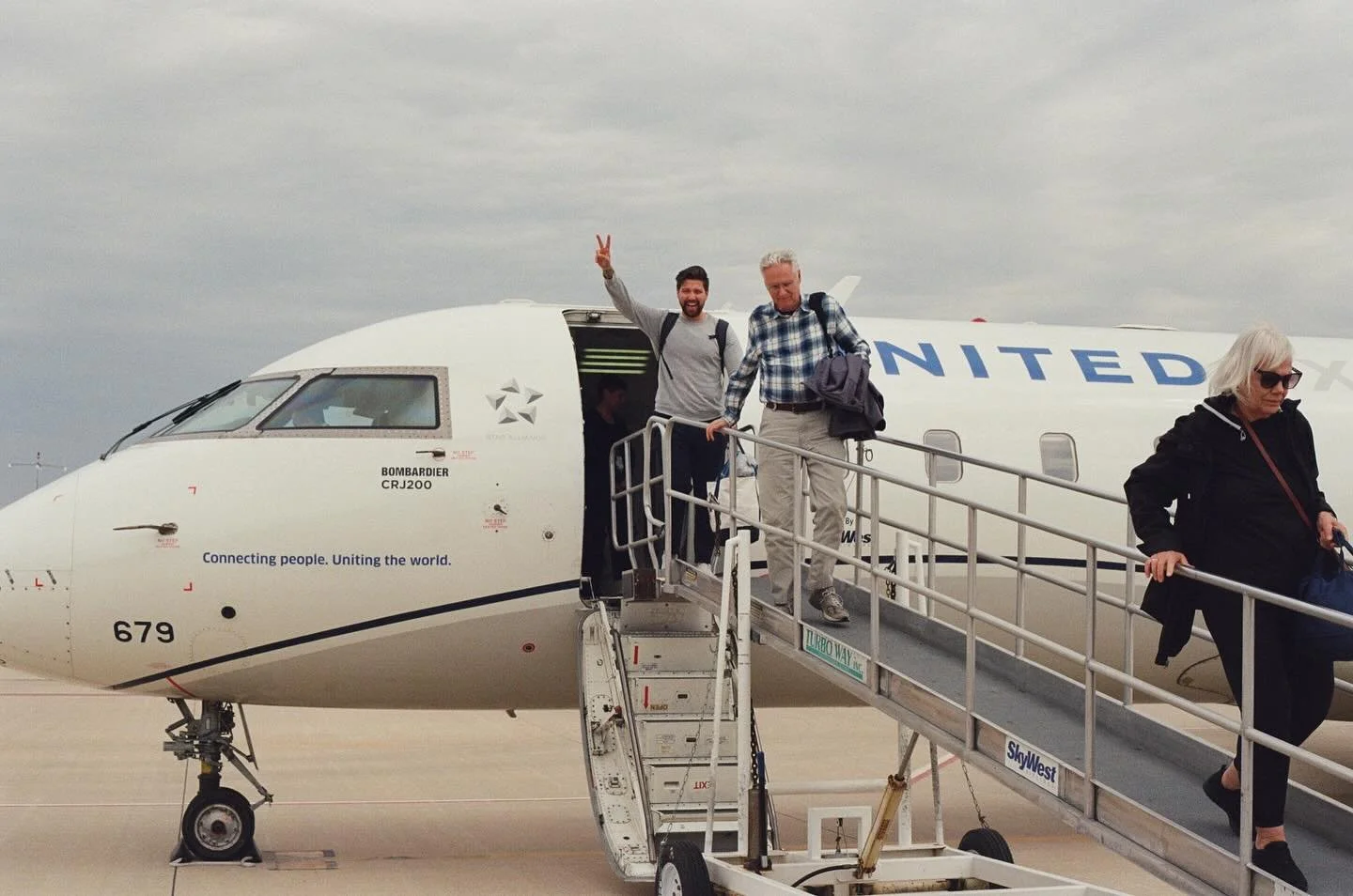 Spring in Springfield, IL

Special thanks to @ali_babin for the early birthday gift! 

📷: Canon Elan 7E
🎞️: Kodak UltraMax 400 &amp; Gold 200
🧪: Nice Film Club

#canon #35mmfilm #kodakultramax400 #kodakgold200 #kodak #canonelan7e #springfieldil #u