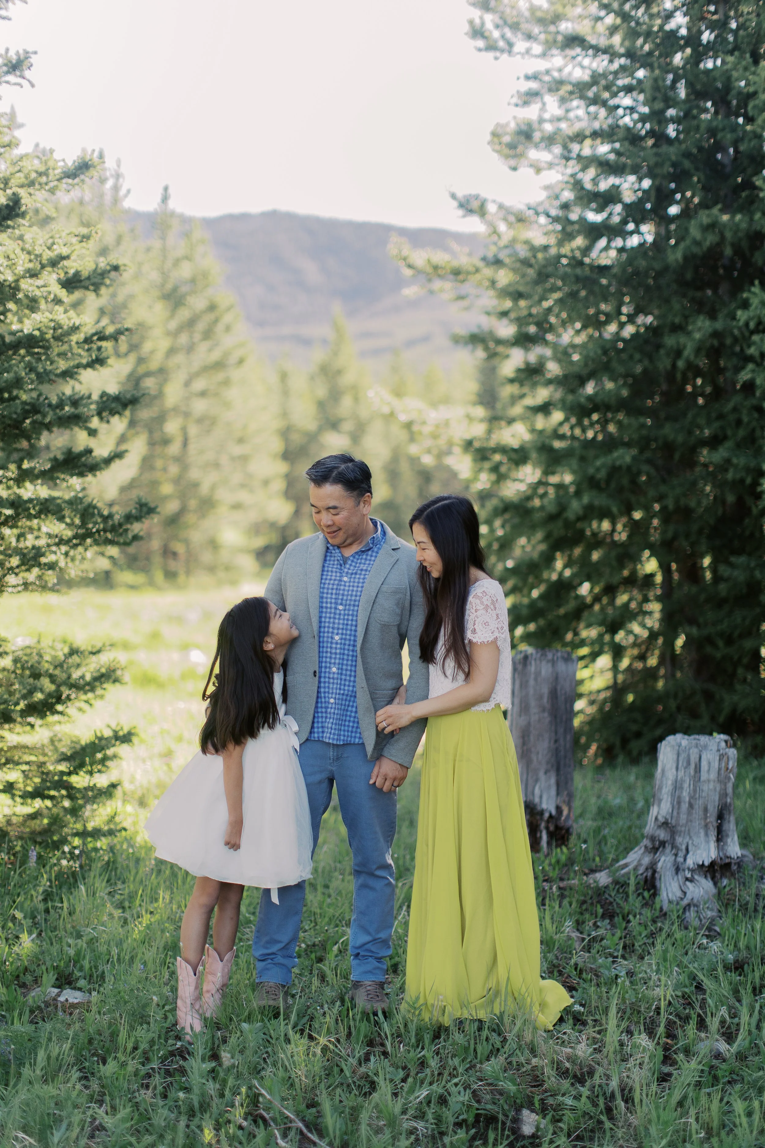 061226_BigSkyFamilyPhotographers_KelseyKradelPhotographer_Pham_003.JPG