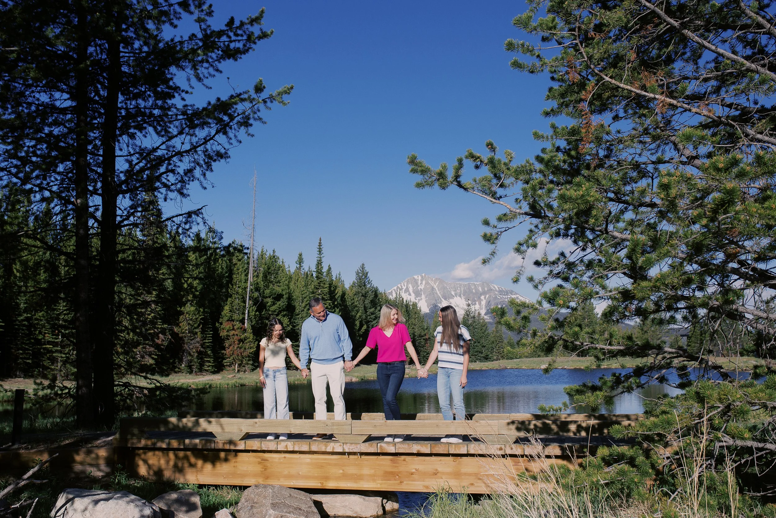 052926_BigSkyFamilyPhotographer_KelseyKradelPhotography_Valencia_002.JPG