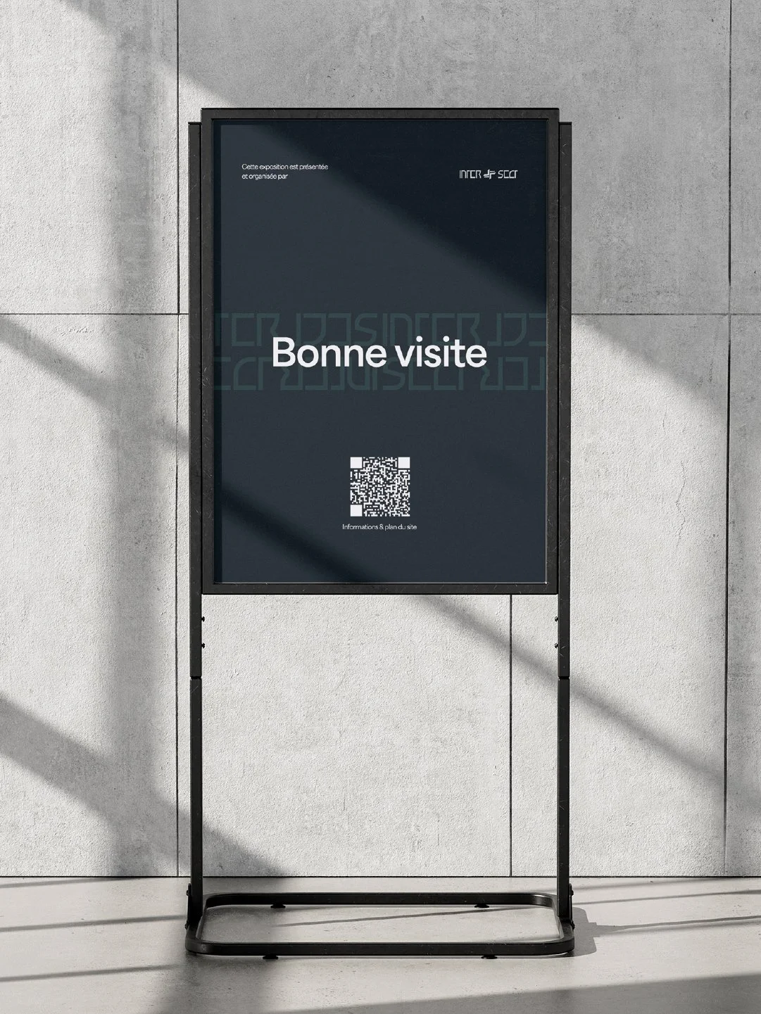 Panneau d'accueil de l'exposition de l'identité visuelle de INTERSECT réalisée par le studio de création lapousse.