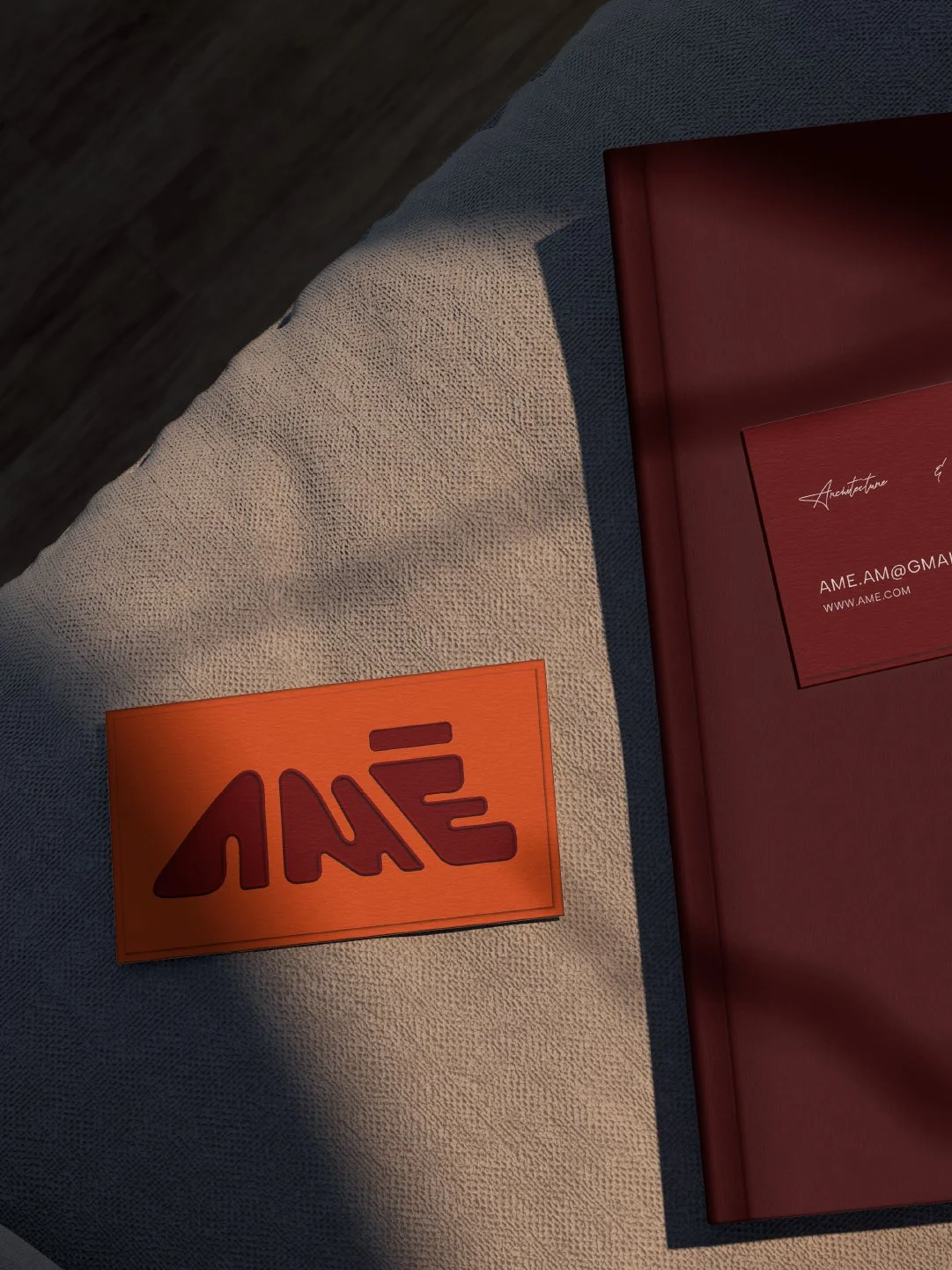 Carte de visite recto et verso avec logo et informations de l'identité visuelle de AMÉ réalisée par le studio de design lapousse.