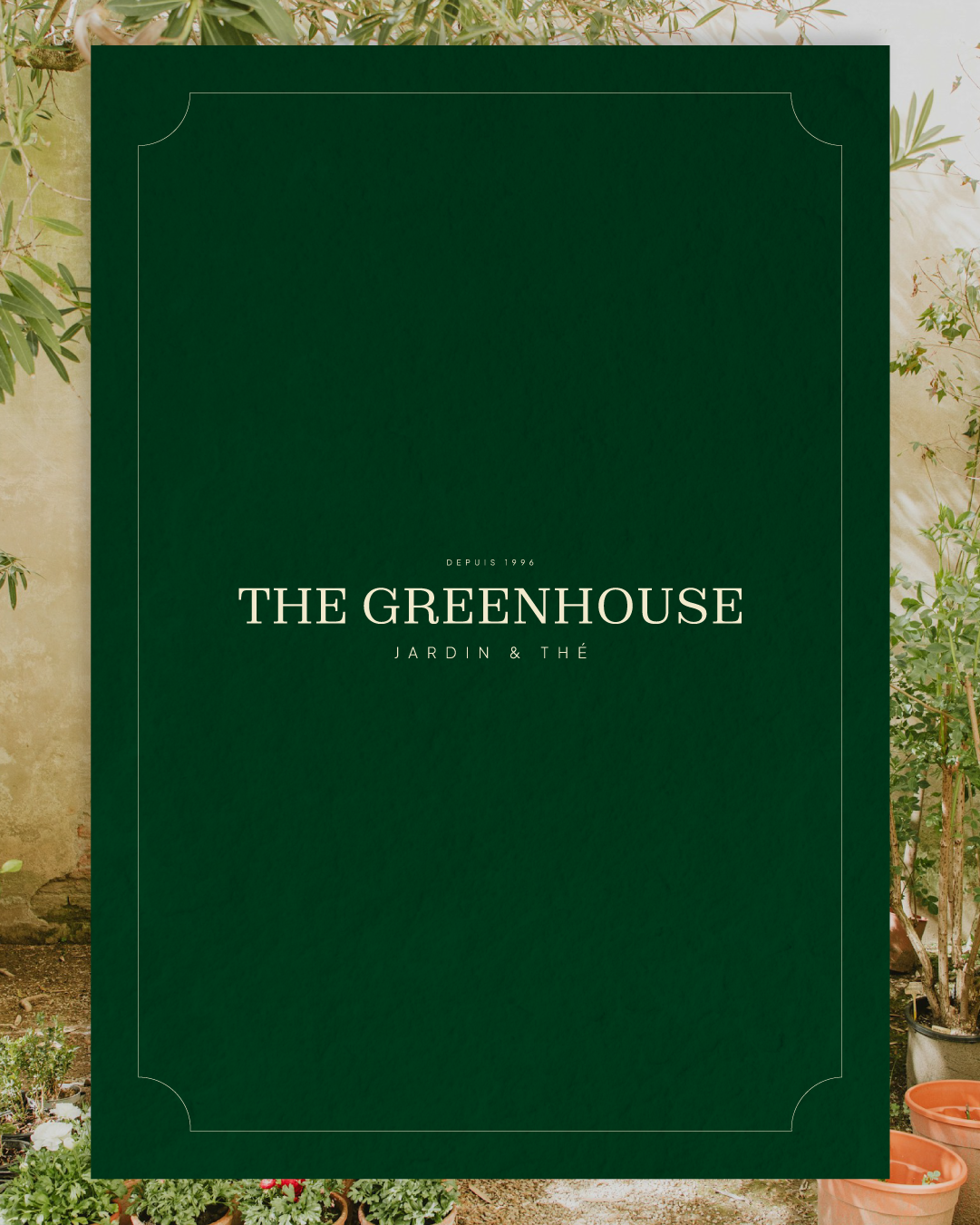 Logo sur première page d'un livre de l'identité visuelle de THE GREENHOUSE réalisé par le studio lapousse.