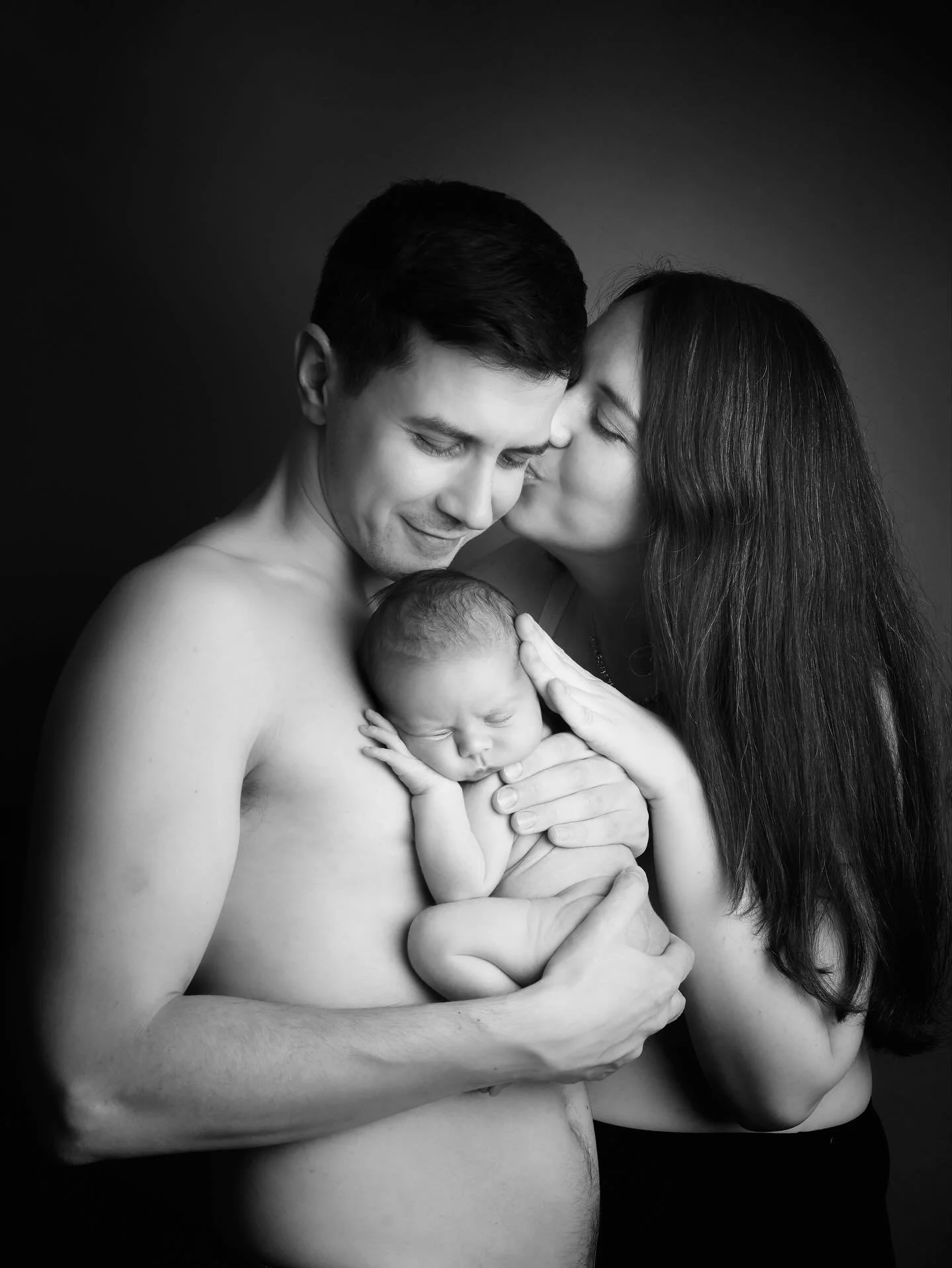Some moments can&rsquo;t be measured - only felt.
The warmth of a tiny heartbeat, the safety of a parent&rsquo;s arms, the quiet miracle of beginning life together.
These are the moments that grow more priceless with every passing year. ❤️

#fulhamph