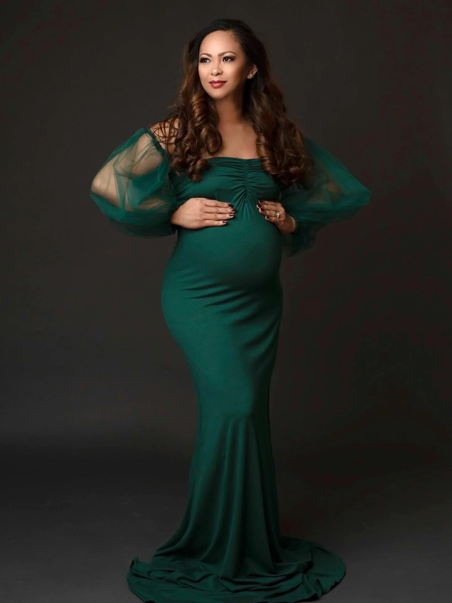 Photography that reflects your strength, your softness, your story.
Motherhood in its most graceful form: powerful, tender, and endlessly beautiful.

#maternityphotography #maternityelegance #maternityportrait #motherhoodjourney #pregnancyglow #mater