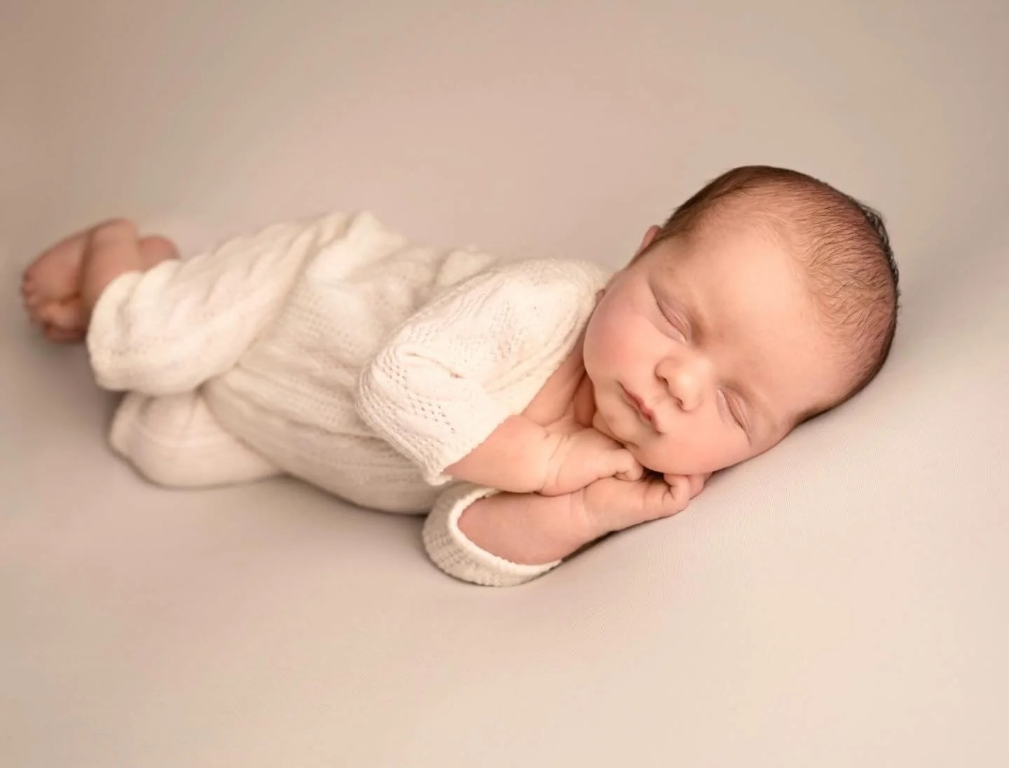 Caring for families in their most tender moments is the heart of my work. 🤍
Each tiny detail, every gentle pose - crafted with patience, safety, and love to preserve the magic of your baby&rsquo;s earliest days.
These little moments don&rsquo;t stay