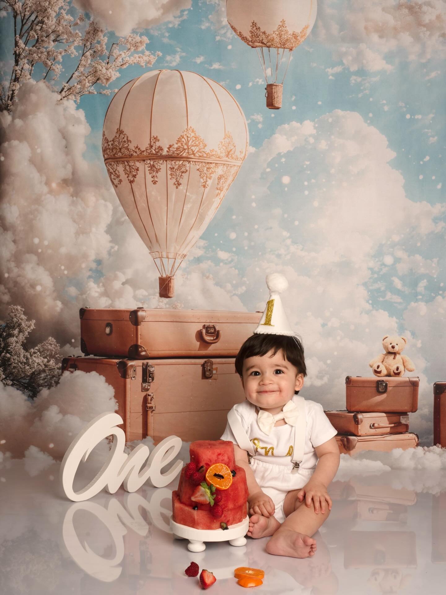 This isn&rsquo;t a cake smash - It&rsquo;s a chapter.

A soft, fleeting season, when hands still learning balance, when laughter comes easily, when the world feels wide and kind.

These images aren&rsquo;t created for today&rsquo;s feed.
They&rsquo;r