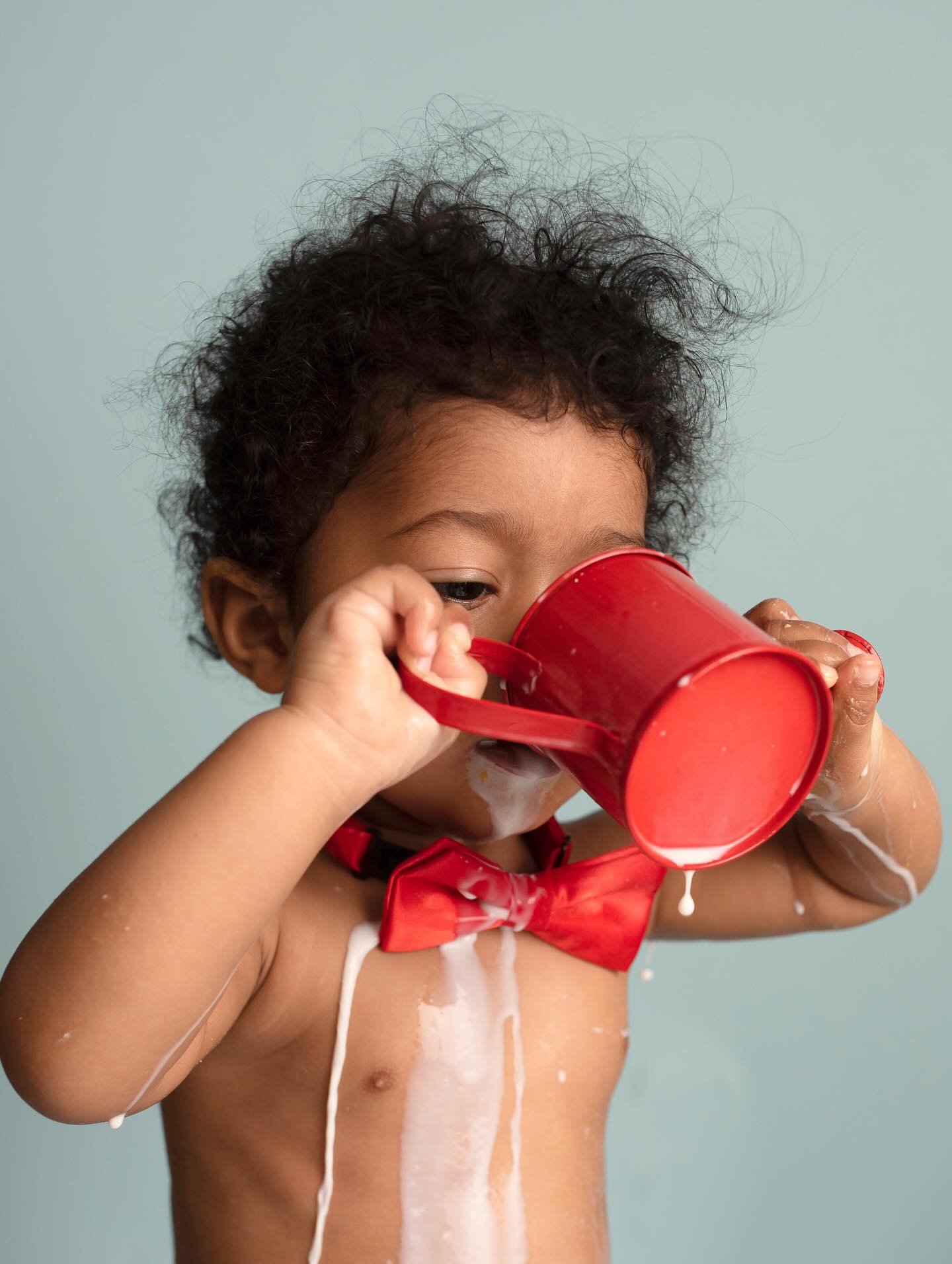 Milk &amp; Memories &mdash; A Gentle Goodbye 🤍

There comes a season when milk is no longer just nourishment&hellip; it becomes a memory.

Little hands learn to hold their own cup.
Tiny rituals slowly change.
And without us even noticing, babyhood b