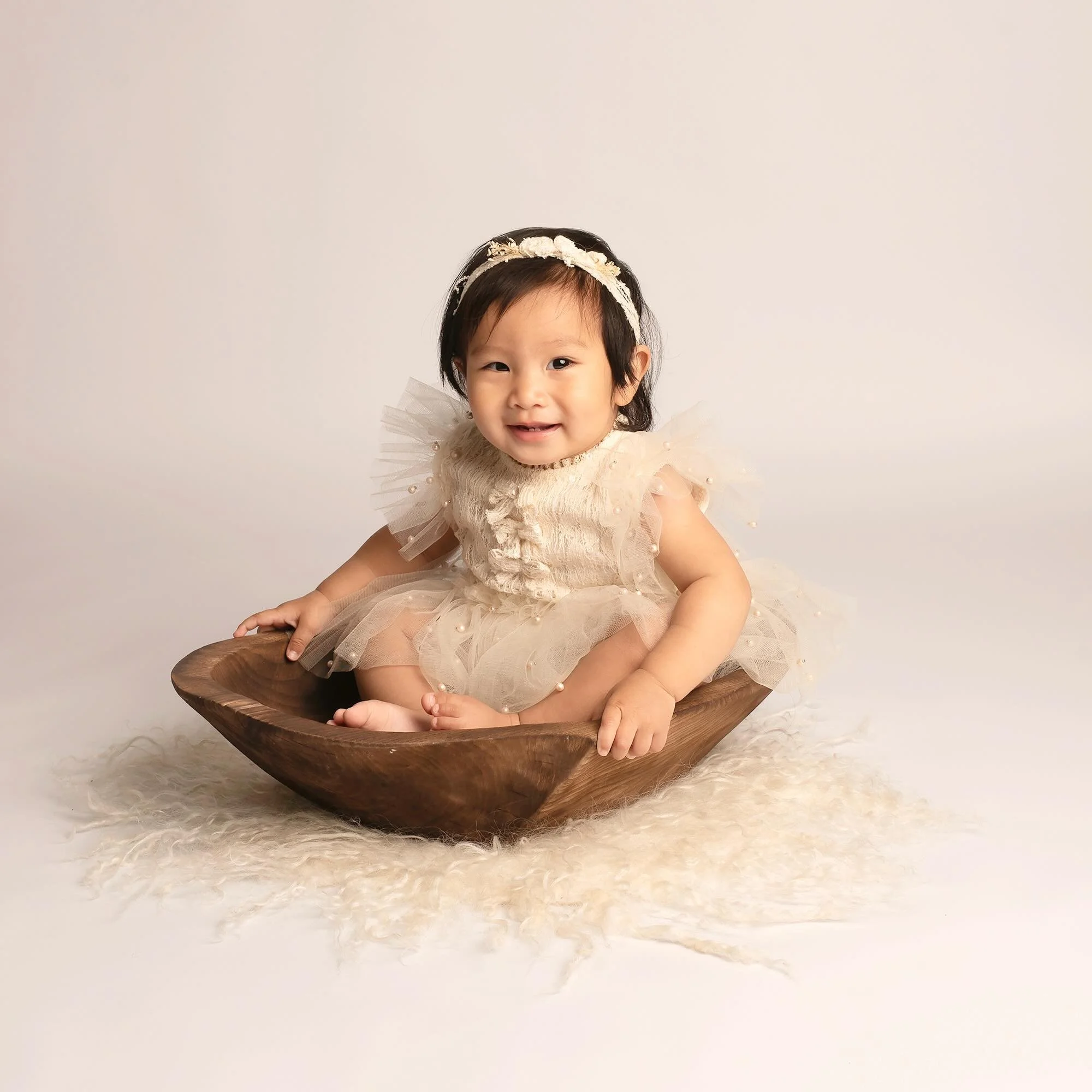 The sitter stage is one of the sweetest milestones to capture: full of personality, curiosity, and those heart-melting little expressions that change far too quickly.

At this age, they&rsquo;re sitting independently, smiling with intention, and begi