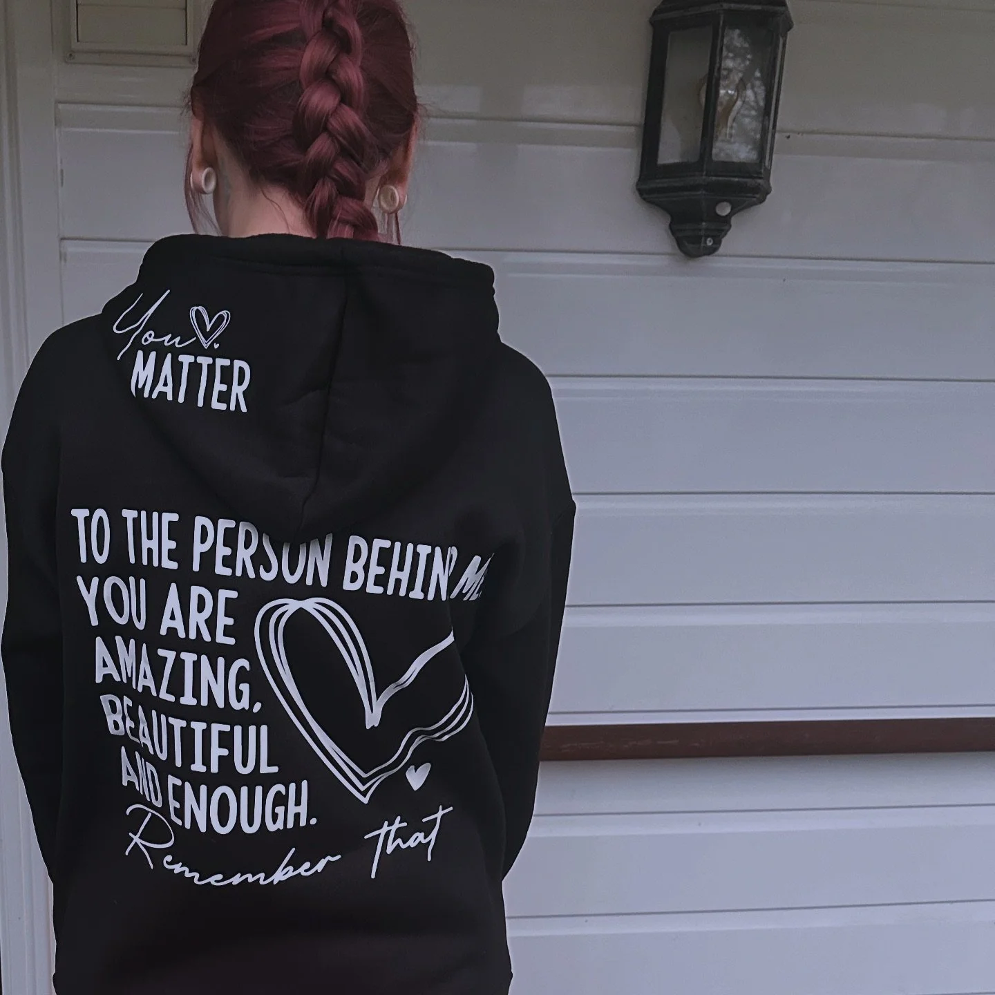 Love my new work hoodie. 🩶 

&ldquo;To the person behind me
You are amazing, beautiful and enough. 
𝓡𝓮𝓶𝓮𝓶𝓫𝓮𝓻 𝓽𝓱𝓪𝓽.&rdquo;💕 

#danniellesusanhair #positivevibes #berkhamstedhair #licensedtocreate #hairdresserlife #dogoodlookgoodfeelgood 