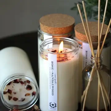 Rose Sandalwood Apothecary Candle3.webp