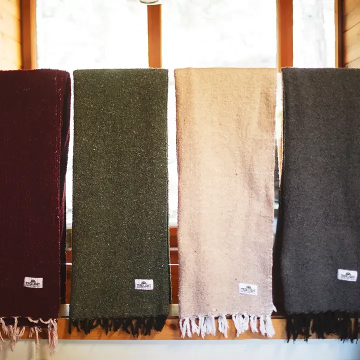 Handwoven Throw Blanket3.webp
