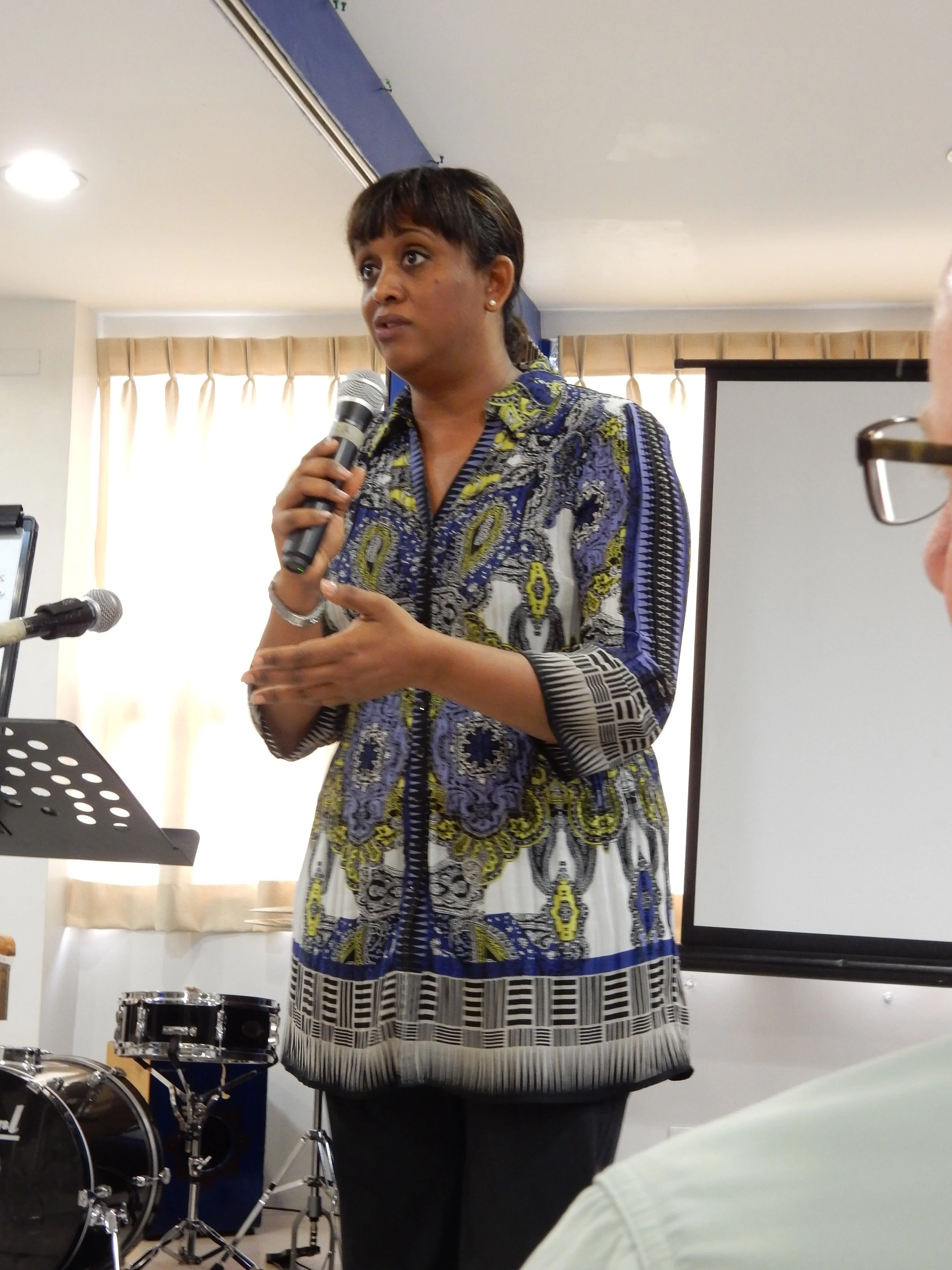 Cassandra speaking in the Philippines