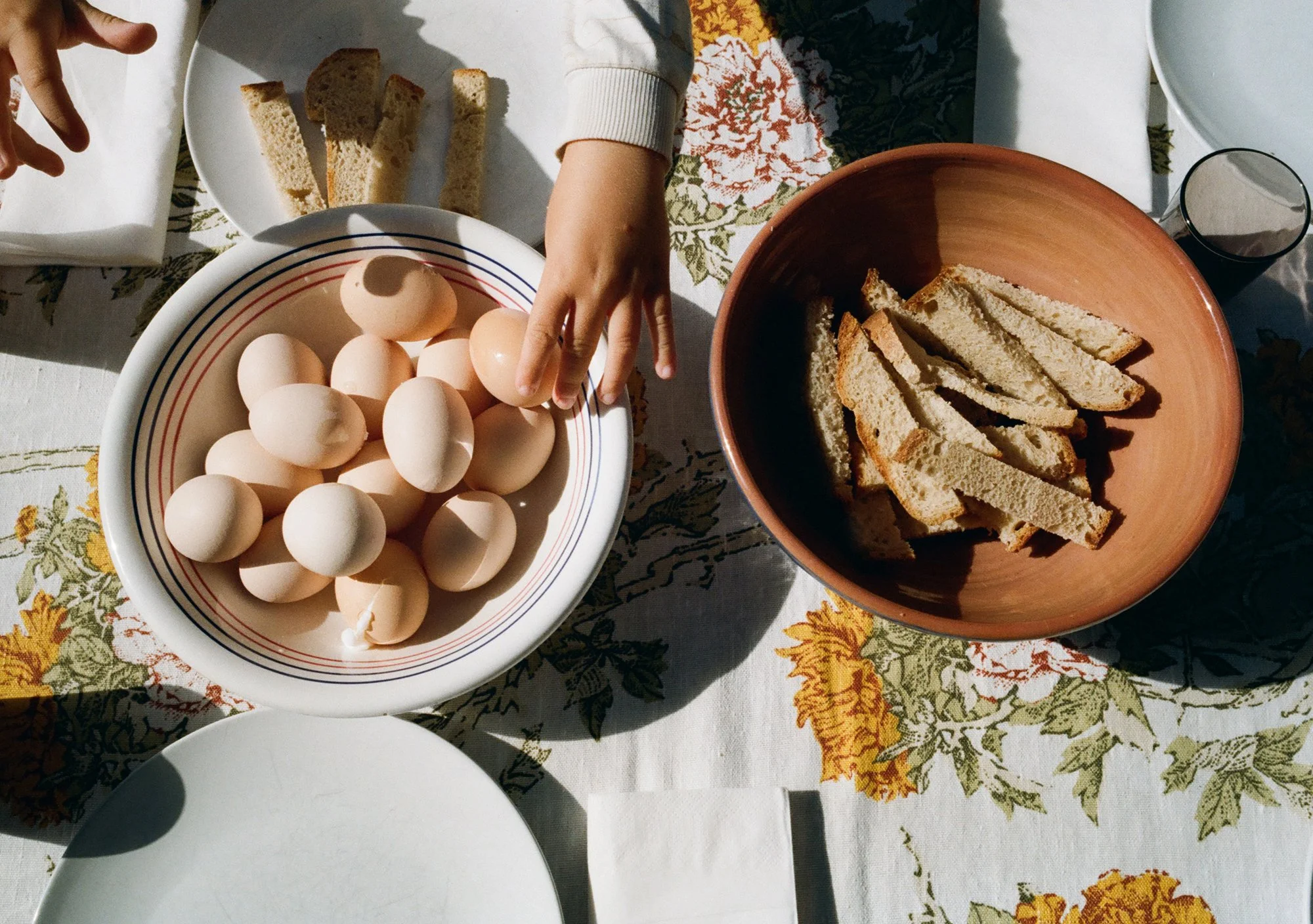 250910000000020009 sniadanie wiejskie jajka 15 mb belny dom wdzydze.jpg
