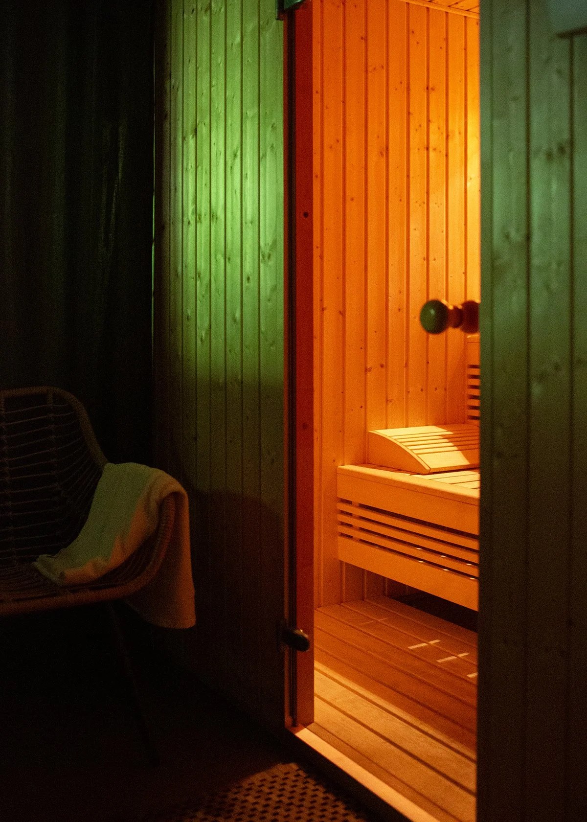 008A1592 sauna 2 15mb.jpg