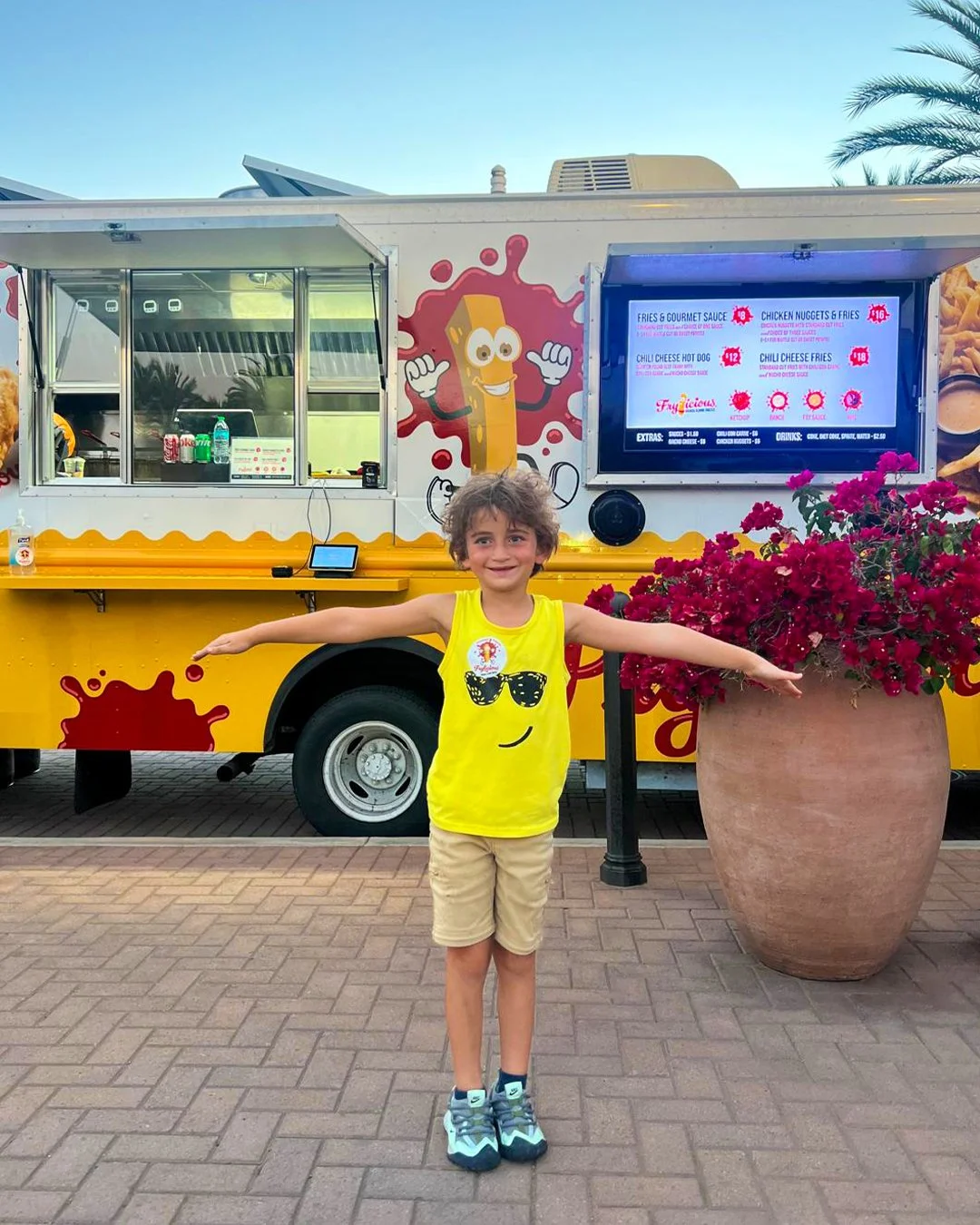 Proof that fries make everyone this happy.

#frylicious #frenchfries #frieslover #foodlovers #orangecounty