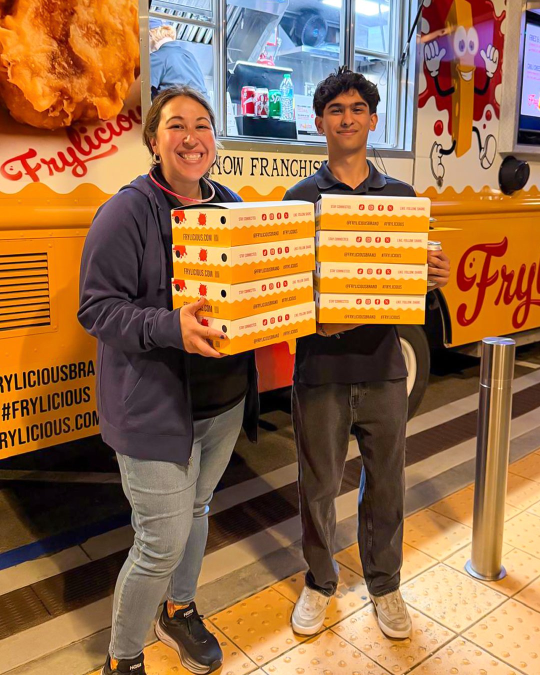 When you&rsquo;ve got 8 boxes of Frylicious in hand, you already know it&rsquo;s about to be a great time.

#frylicious #frenchfries #frieslover #foodlovers #orangecounty