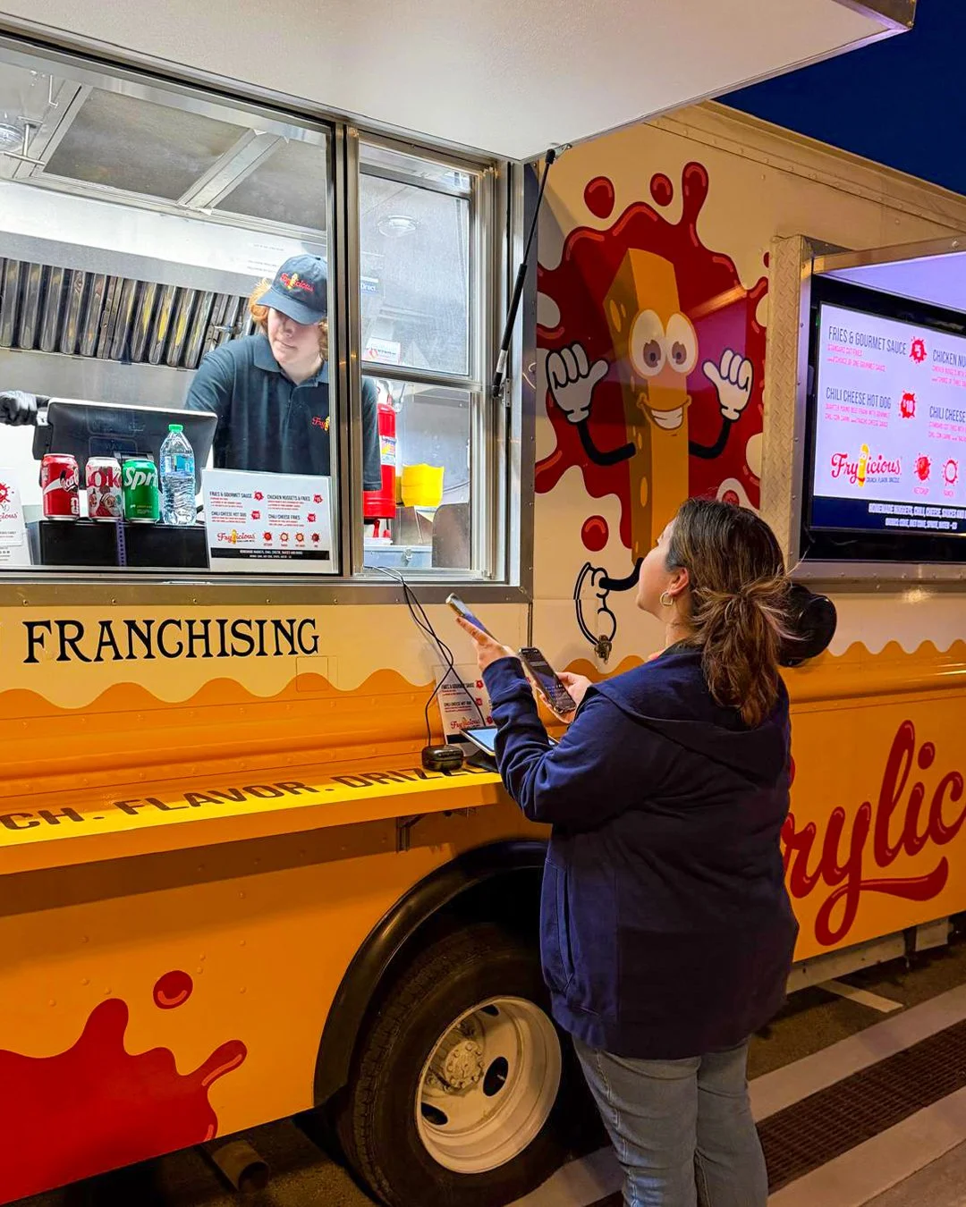 That moment when you place your order and already know it&rsquo;s going to hit. Frylicious, hot, crispy, and always worth it!

#frylicious #frenchfries #frieslover #foodlovers #orangecounty