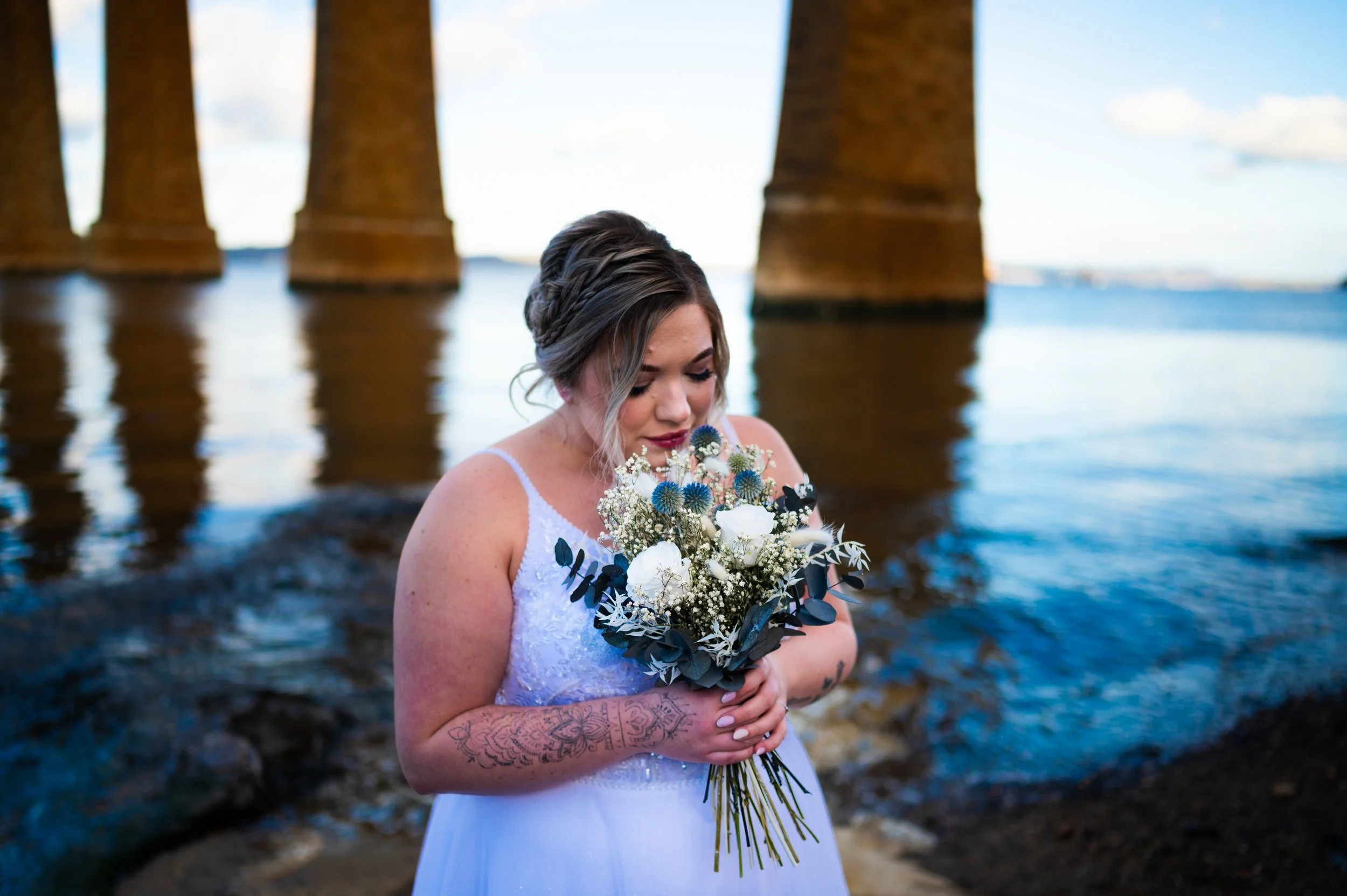 wedding photography bride with flowers photoshoot