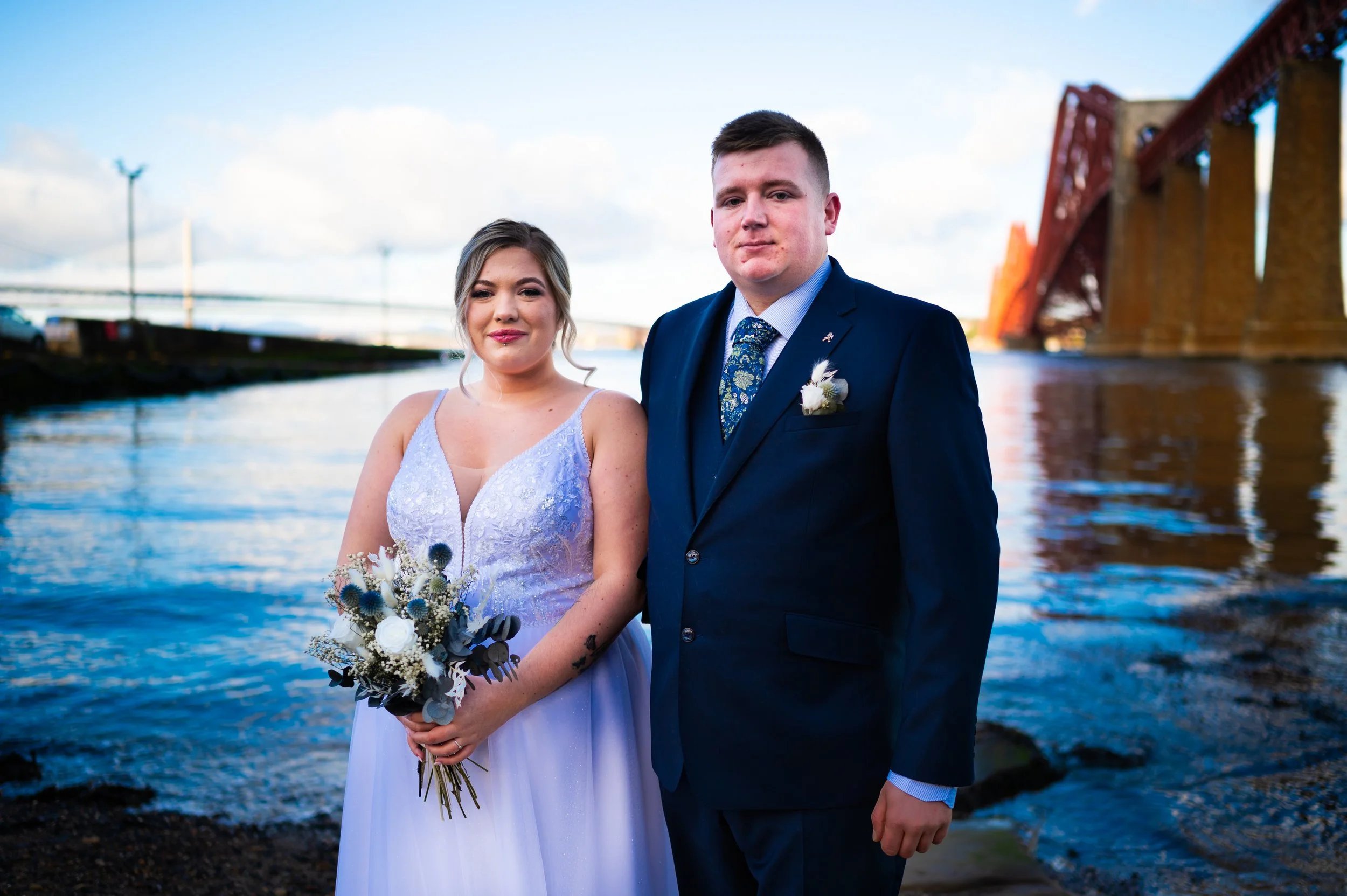 wedding photography groom bride photoshoot edinburgh bridge