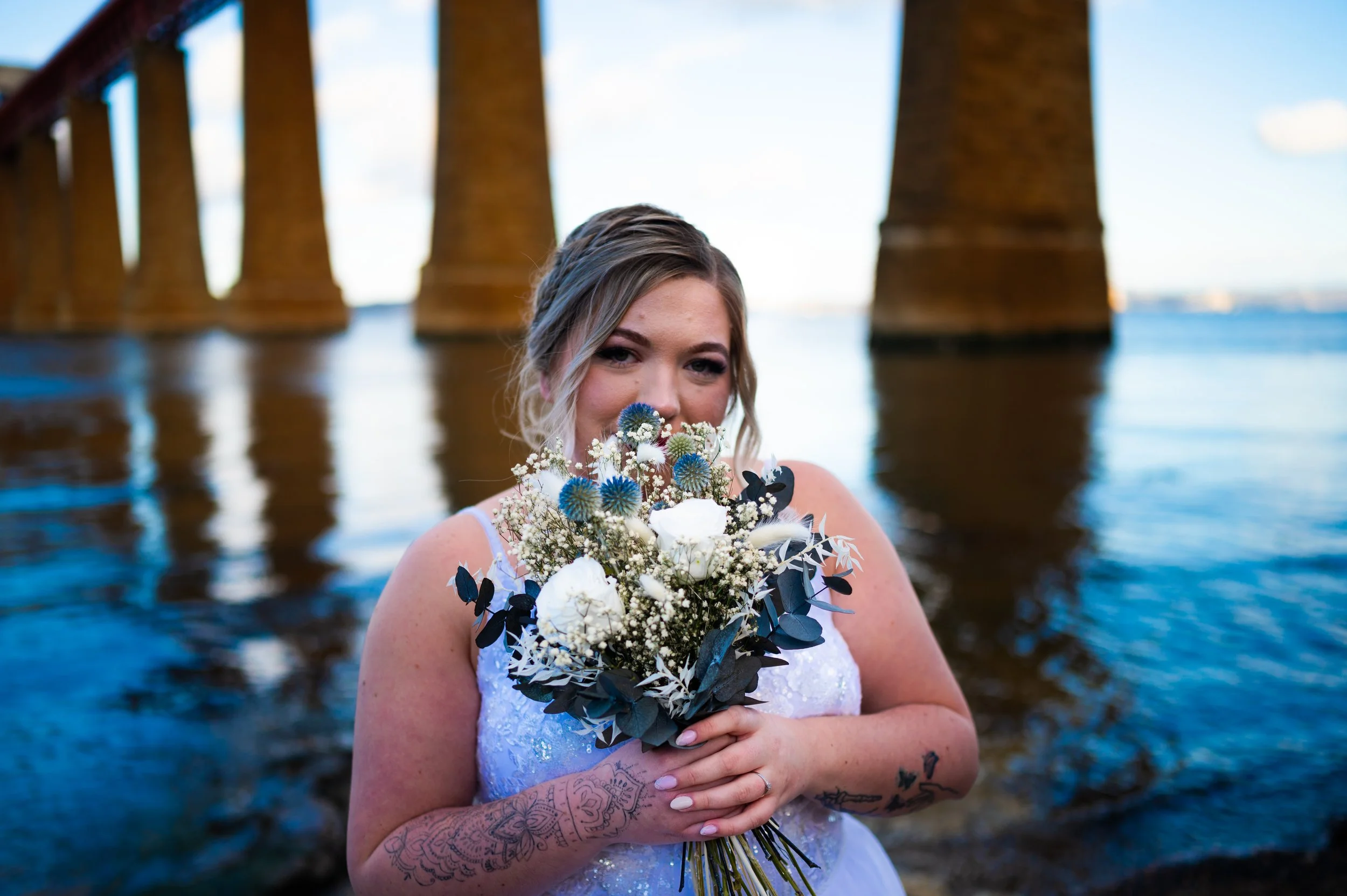 wedding photography bride with flowers photoshoot