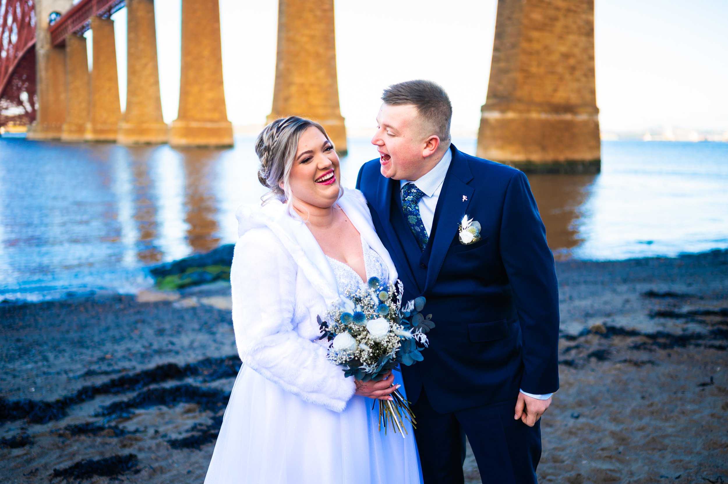wedding photography groom bride photoshoot edinburgh bridge