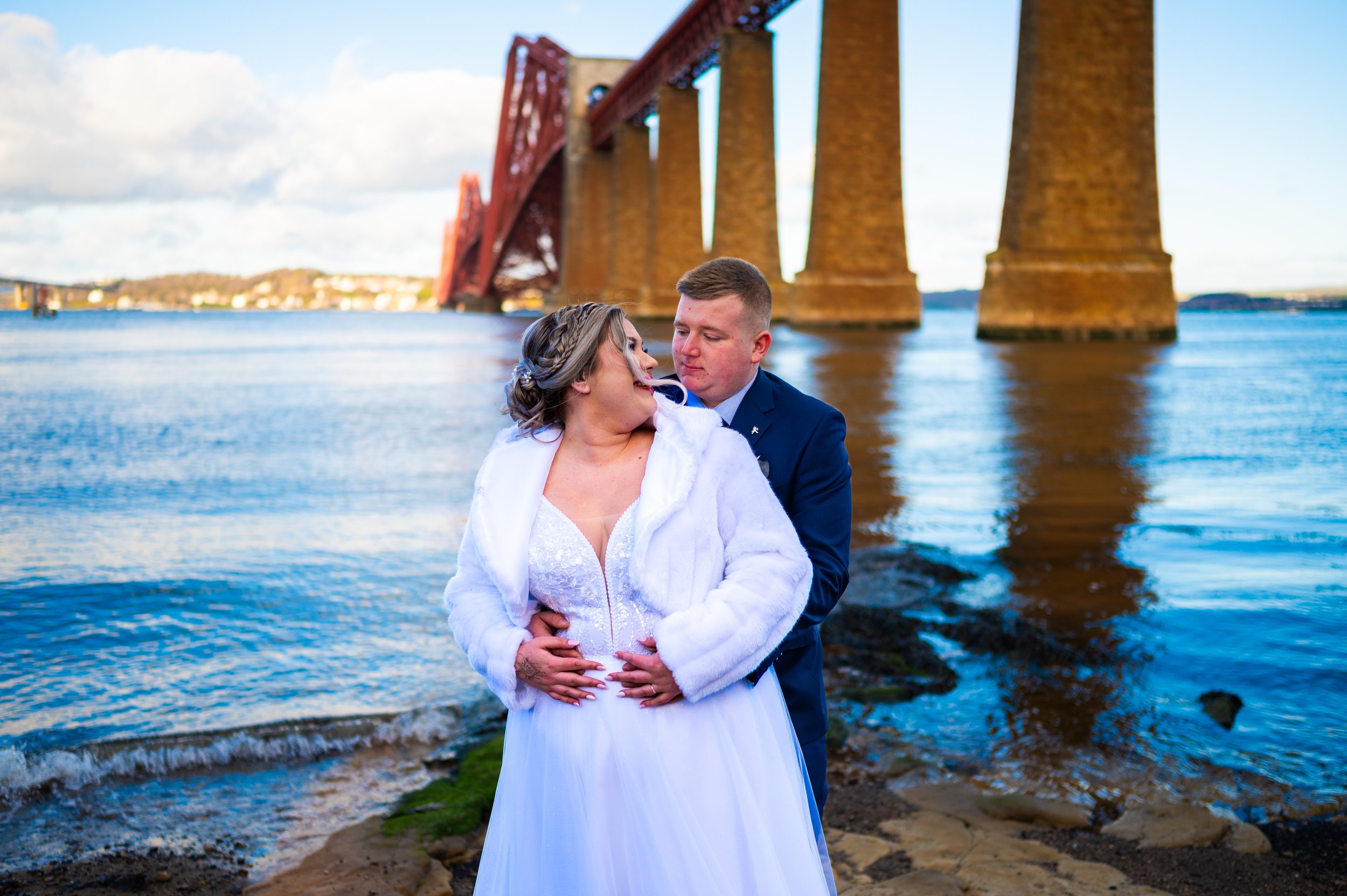 wedding photography groom bride photoshoot edinburgh bridge
