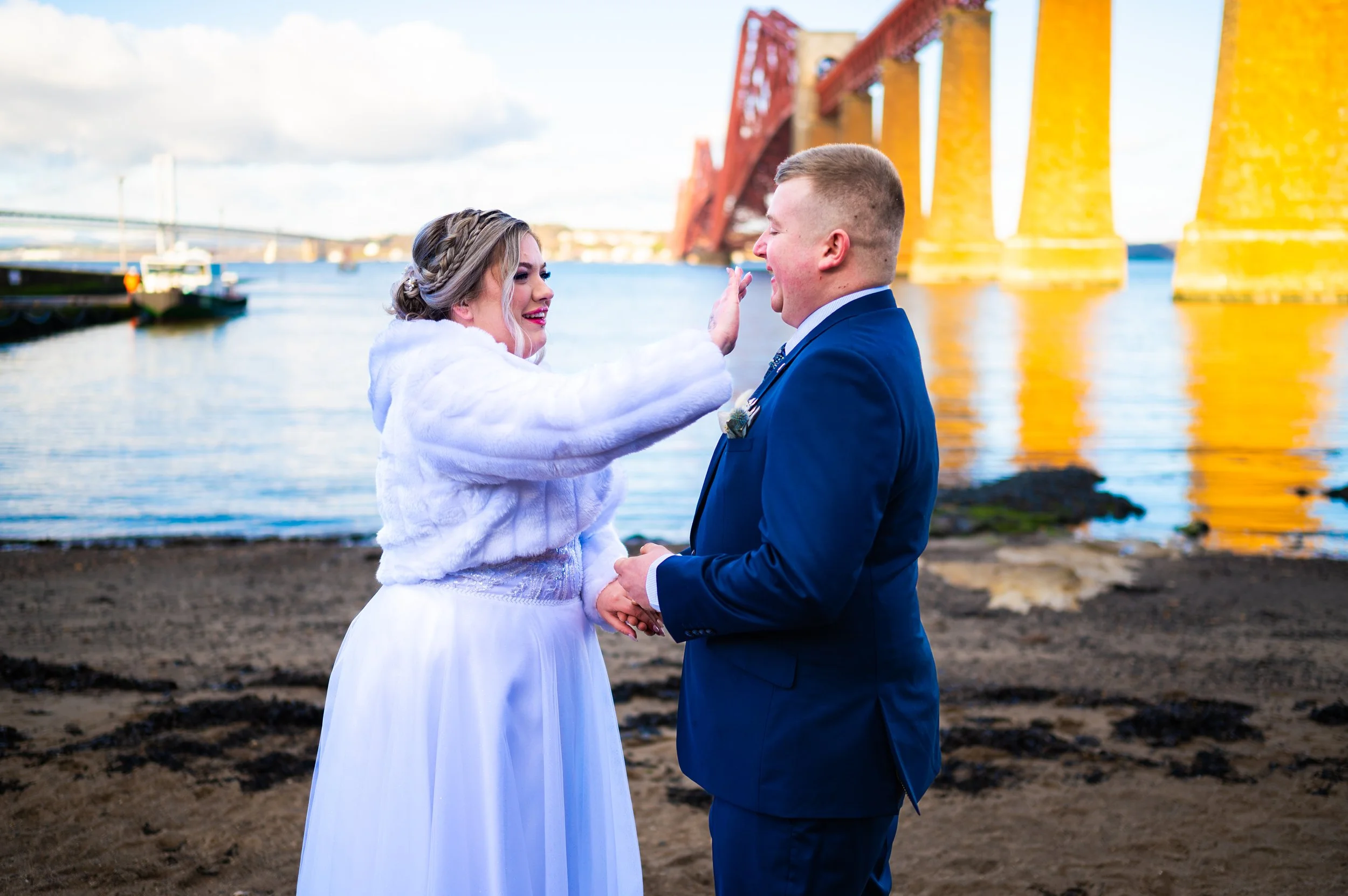 wedding photography groom bride photoshoot edinburgh bridge